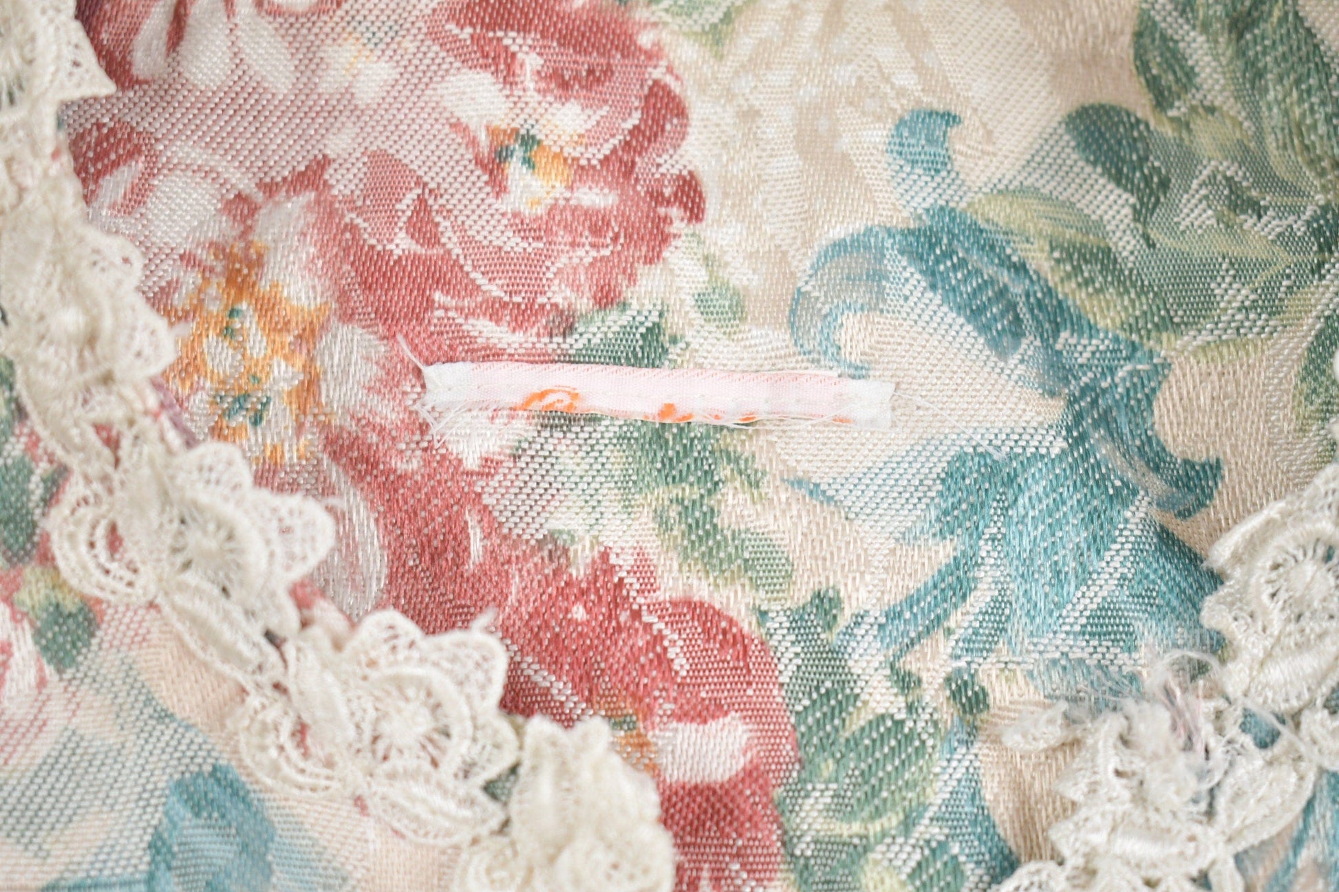 Other Clothing > Men's Clothing > Shirts & Tees > Oxfords & Button Downs Vintage 1980s Floral Tapestry Button Up Shirt