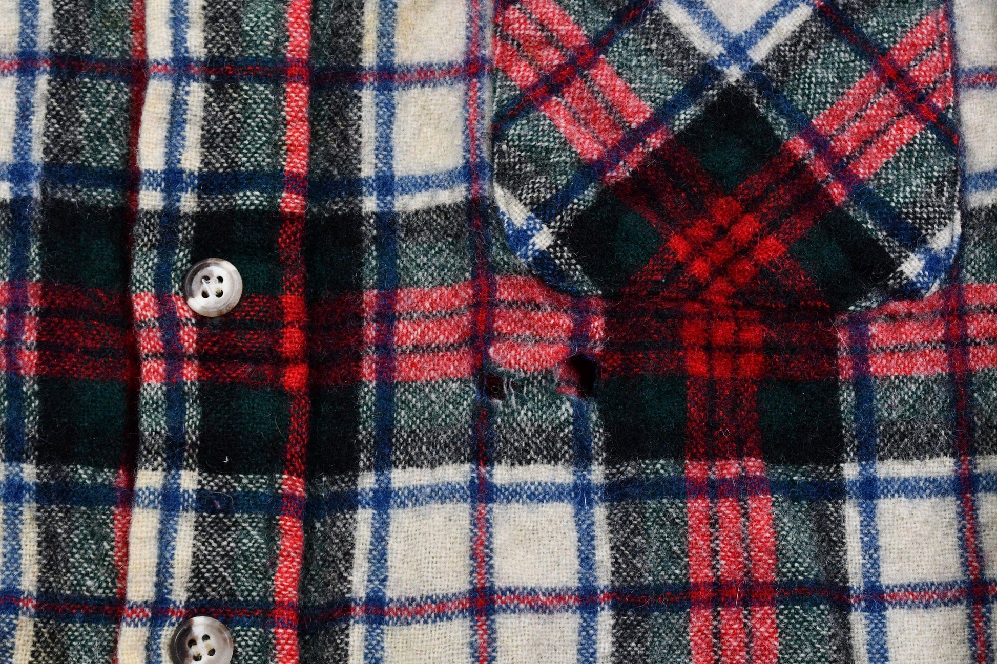 Other Clothing > Men's Clothing > Shirts & Tees > Oxfords & Button Downs Vintage 1980s LS Ayres + Co Vintage Single Need Tailoring Button Up Shirt Men's S