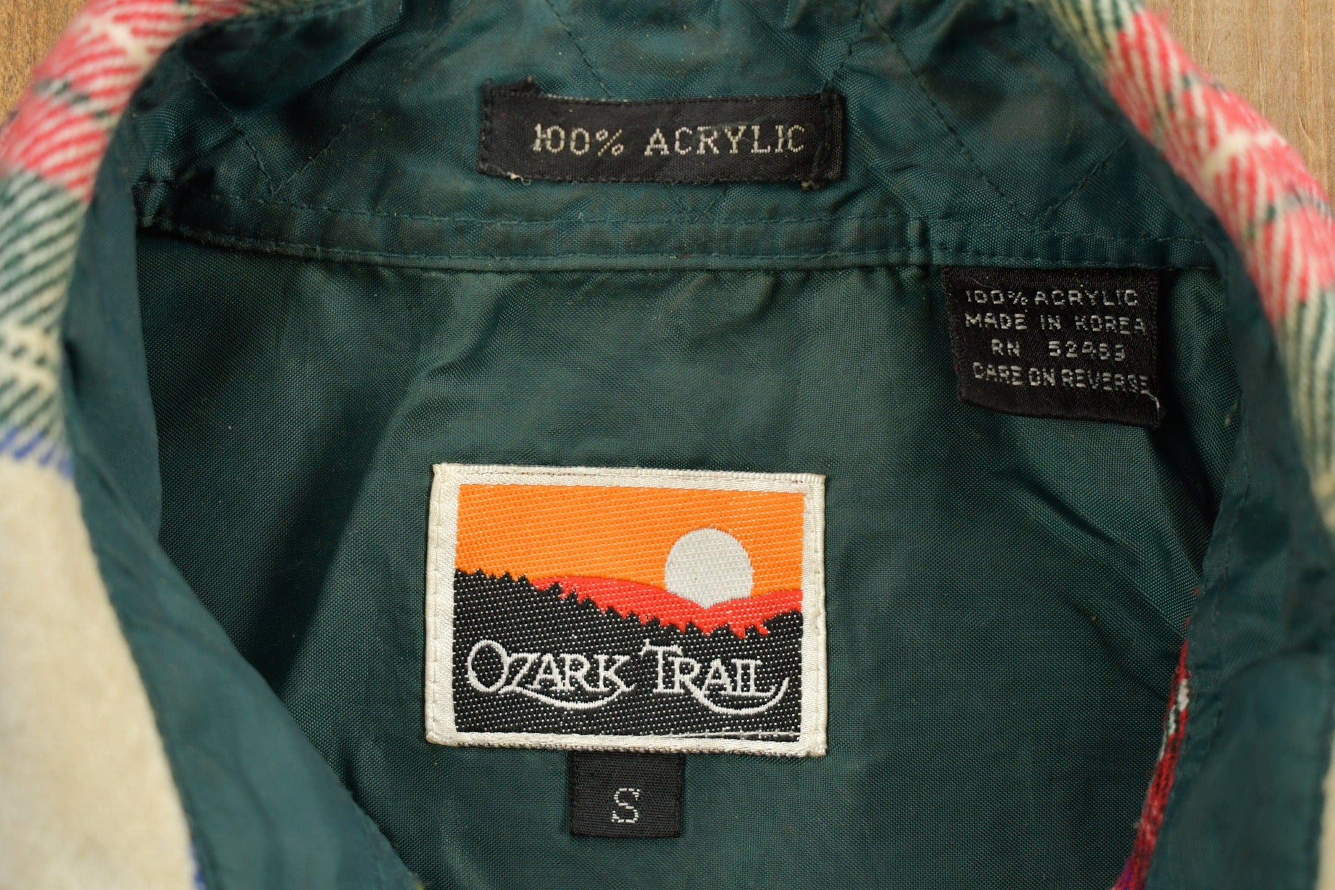 Other Clothing > Men's Clothing > Shirts & Tees > Oxfords & Button Downs Vintage 1980s Ozark Trail Button Up Plaid Shirt Men's Small