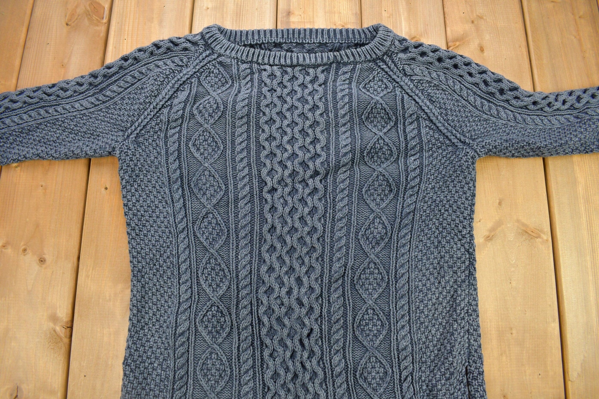 Other Clothing > Women's Clothing > Hoodies & Sweatshirts > Sweatshirts Vintage 1980s Women's 3D Cable Knitted Sweater Women's Large