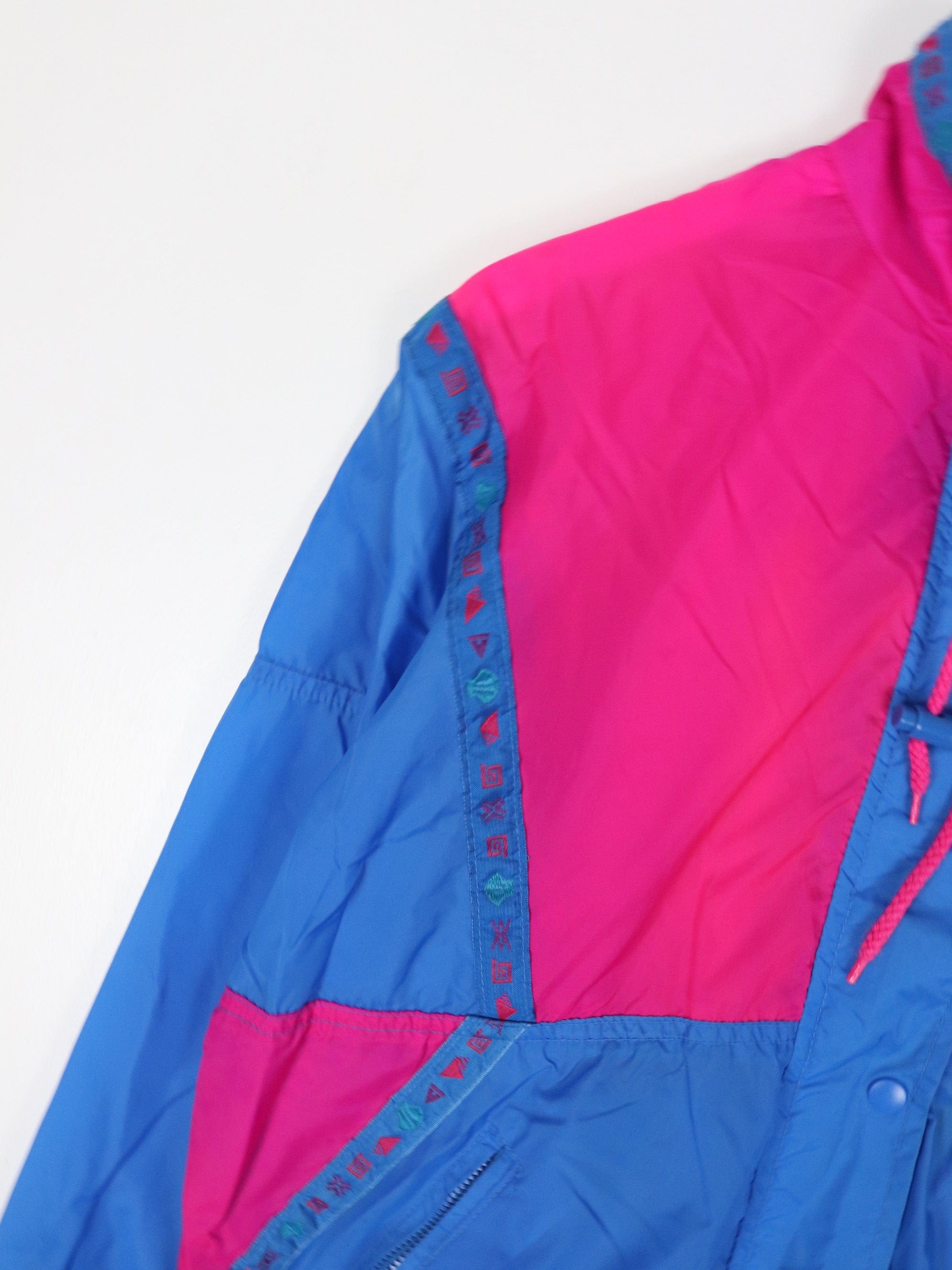 Foot hotsell locker windbreaker