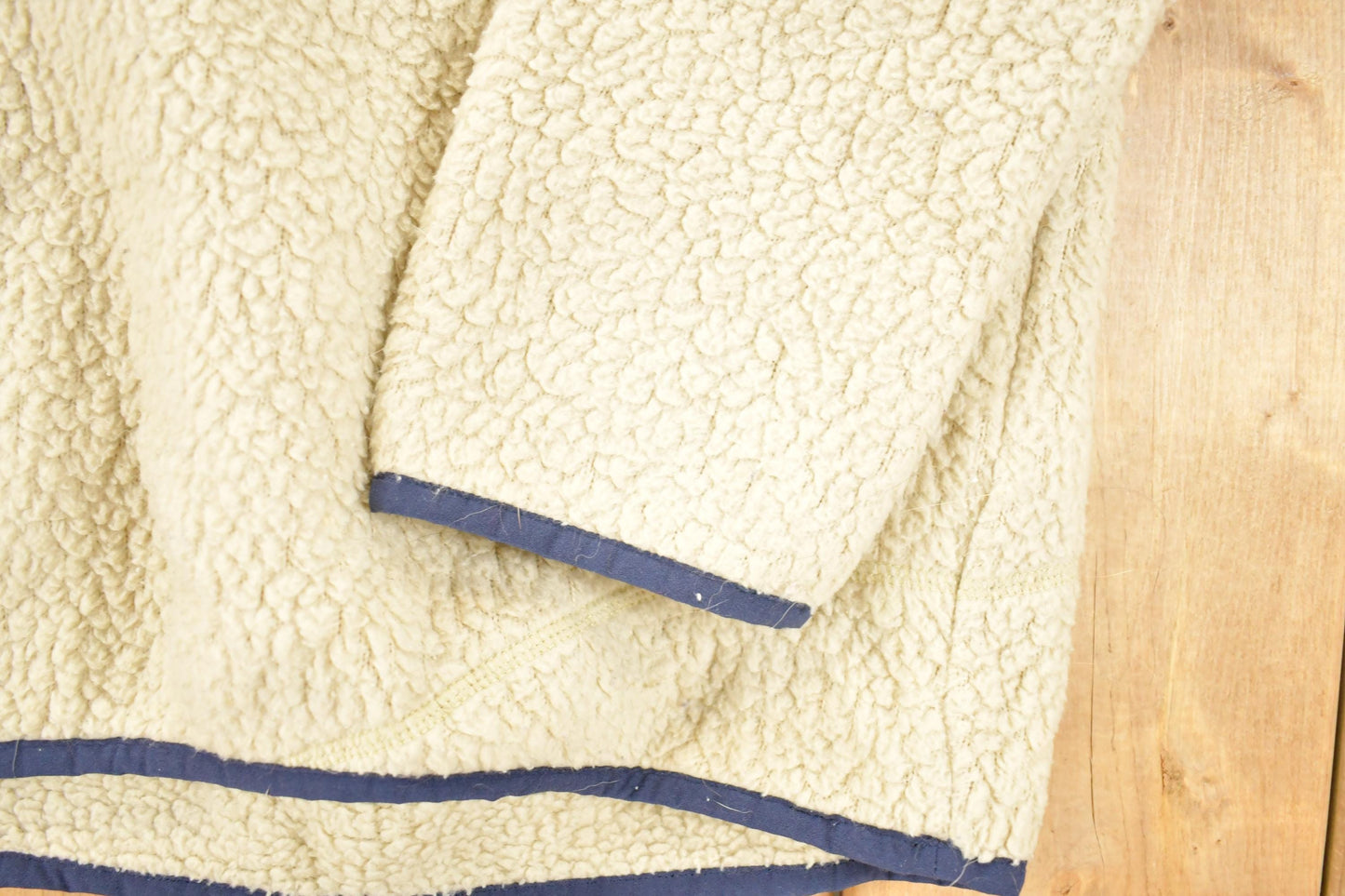 Patagonia Clothing > Gender Neutral Adult Clothing > Hoodies & Sweatshirts > Sweatshirts Vintage 1990s Patagonia Fleece Outdoorsman Sweater Mens M