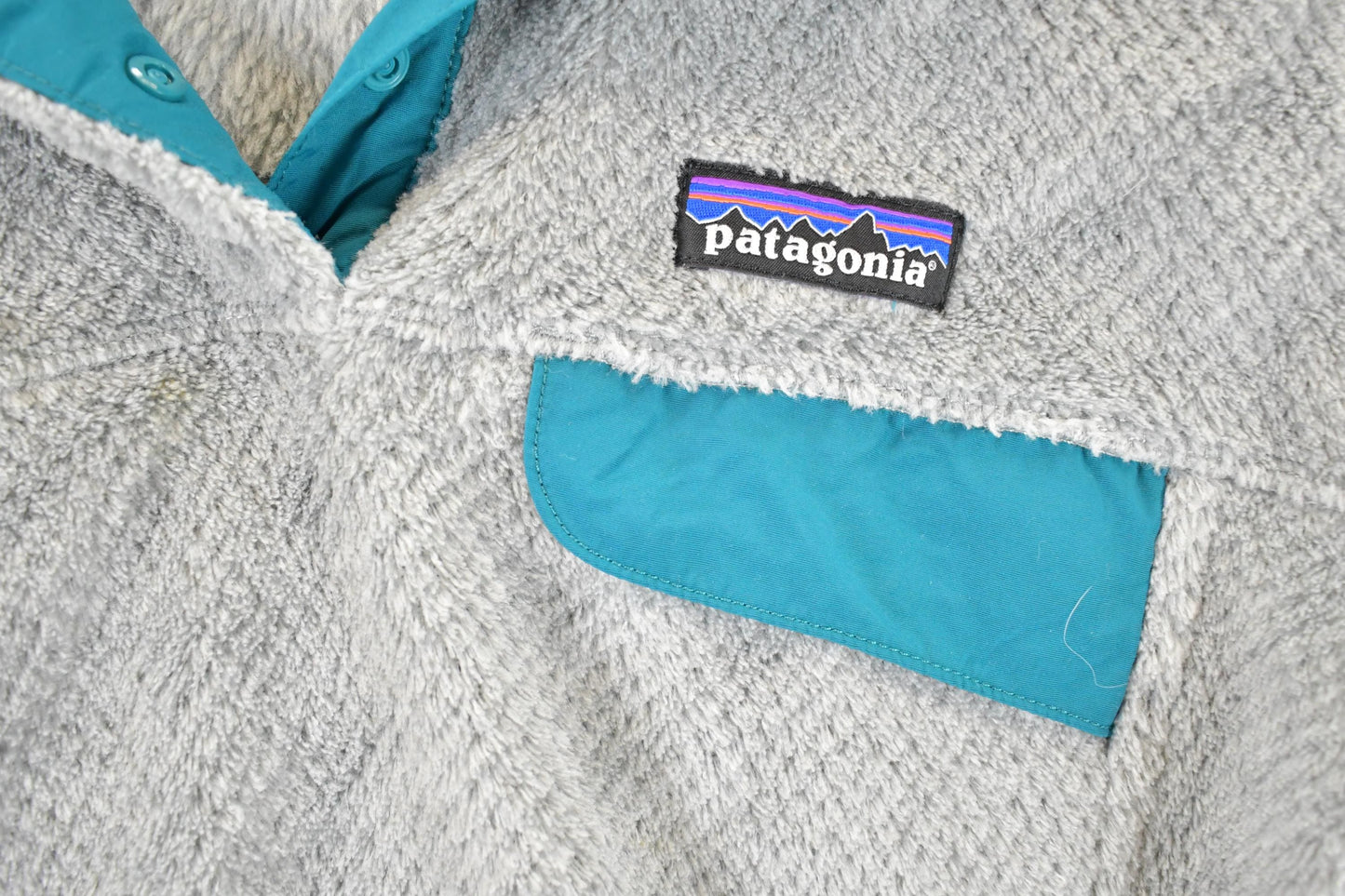 Patagonia Clothing > Gender Neutral Adult Clothing > Hoodies & Sweatshirts > Sweatshirts Vintage 1990s Patagonia Fleece Outdoorsman Sweater Women's M