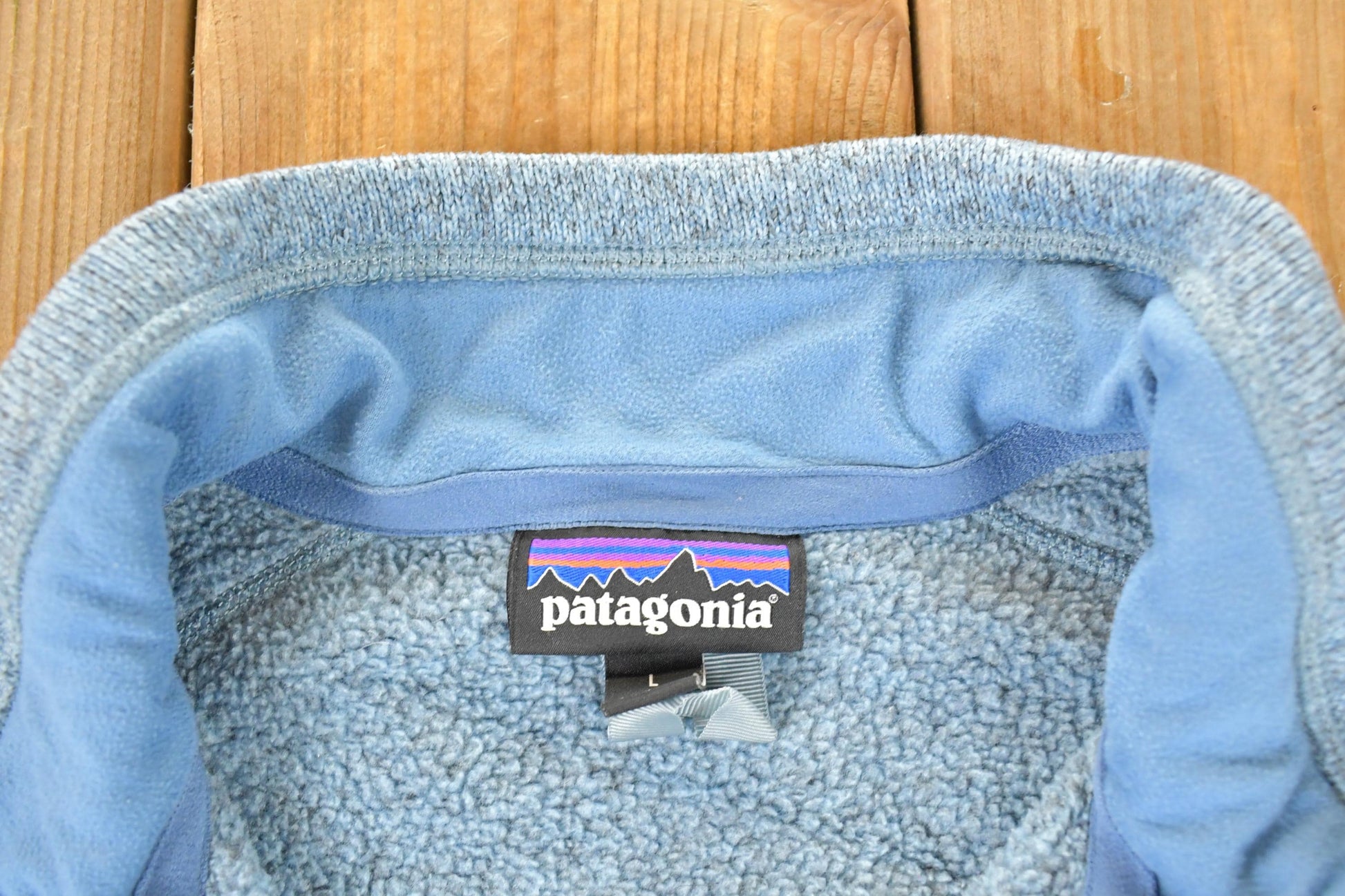 Patagonia Clothing > Gender Neutral Adult Clothing > Hoodies & Sweatshirts > Sweatshirts Vintage 1990s Patagonia Fleece Outdoorsman Sweater Women's S