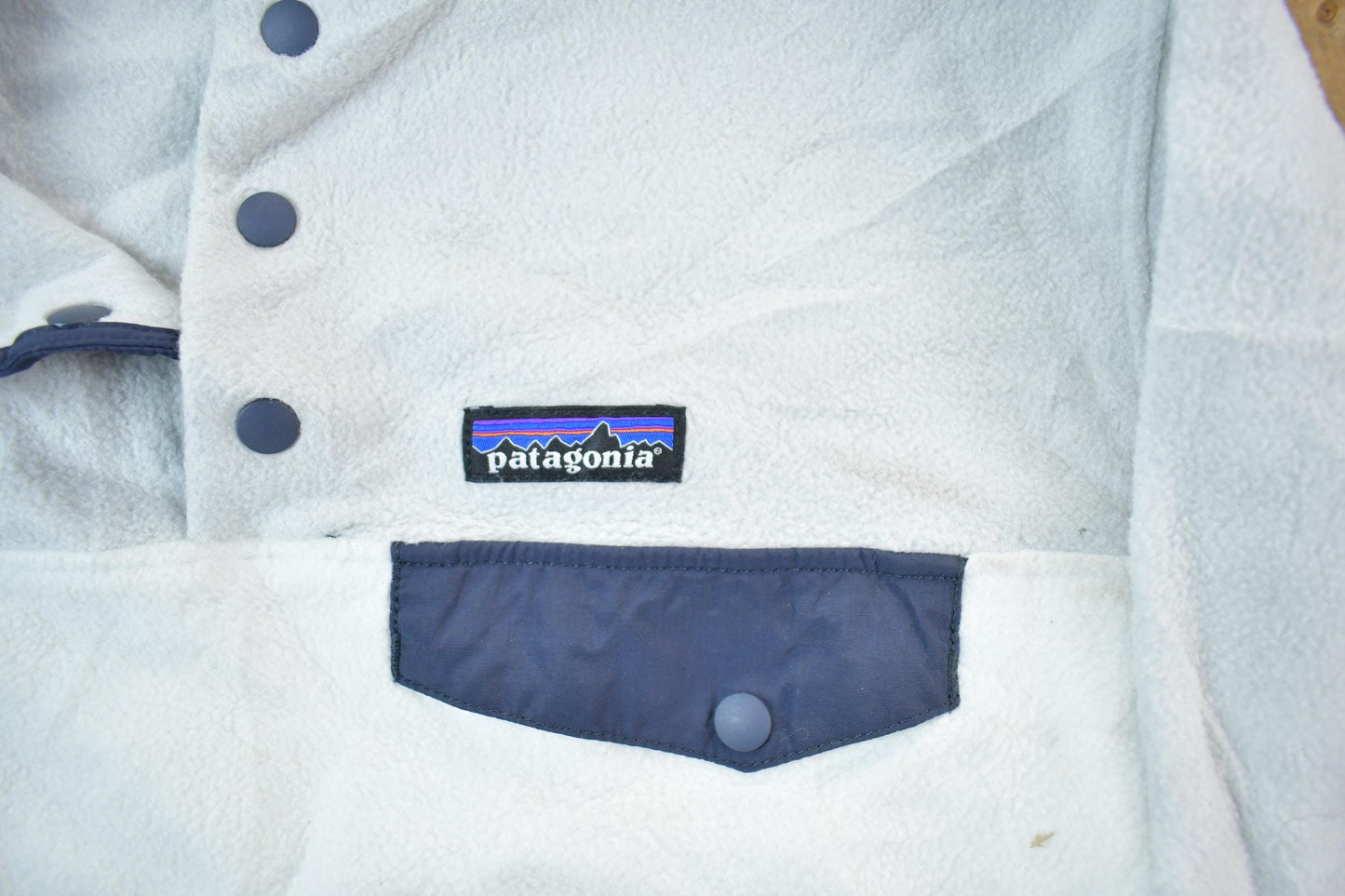 Patagonia Clothing > Gender Neutral Adult Clothing > Hoodies & Sweatshirts > Sweatshirts Vintage 1990s Patagonia Fleece Sweater Men's Medium