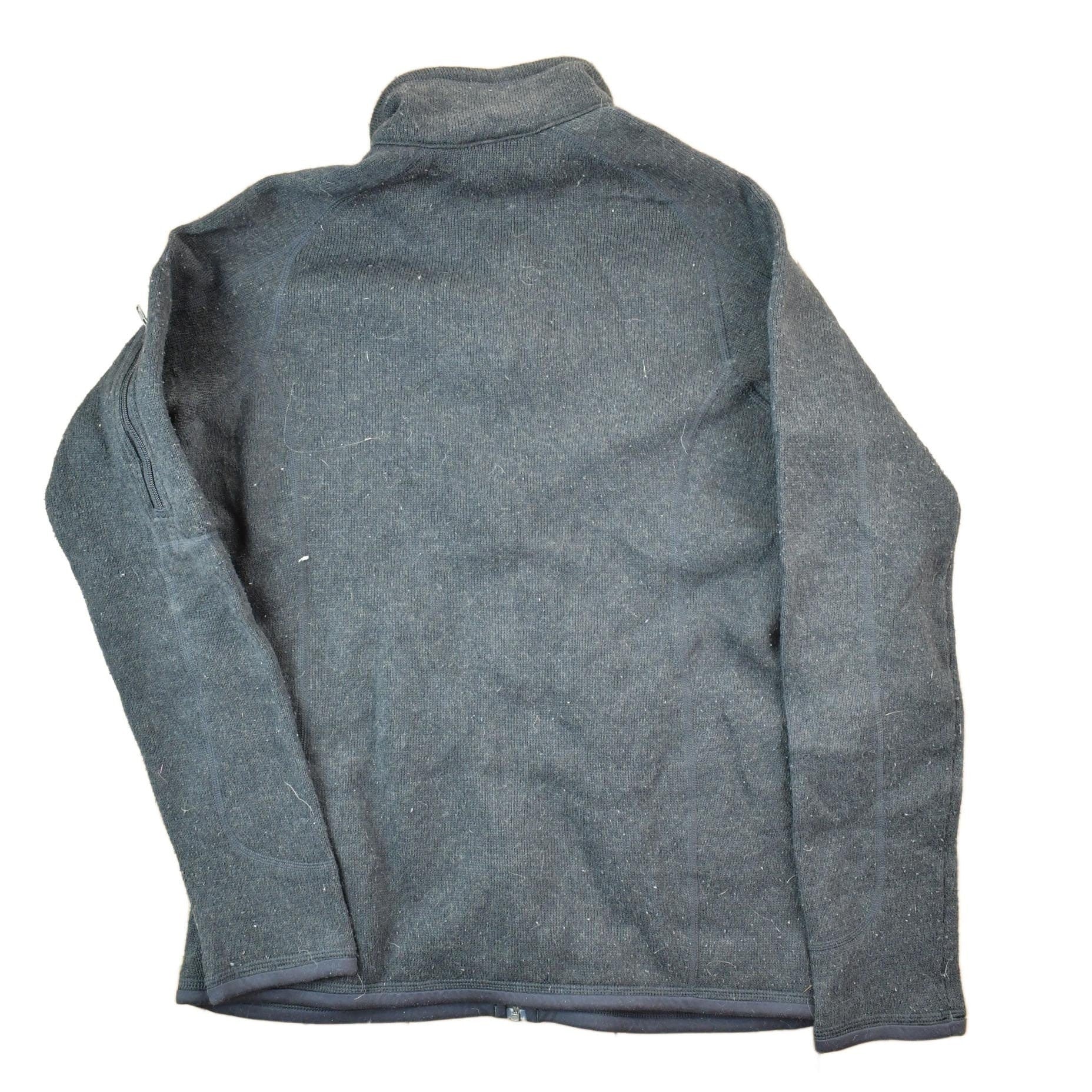 Patagonia Clothing > Gender Neutral Adult Clothing > Hoodies & Sweatshirts > Sweatshirts Vintage 1990s Patagonia Fleece Sweater Men's Small