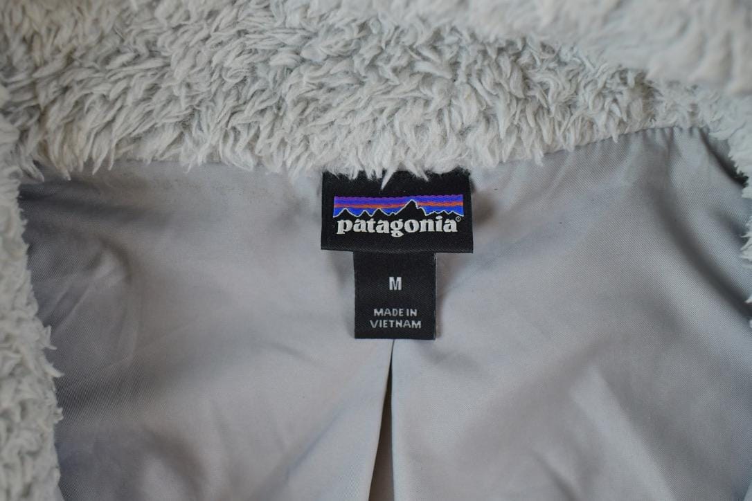 Patagonia Clothing > Gender Neutral Adult Clothing > Hoodies & Sweatshirts > Sweatshirts Vintage 1990s Patagonia Fleece Sweater Vest Men's Medium