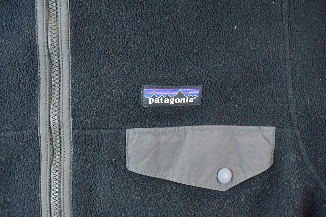 Patagonia Clothing > Gender Neutral Adult Clothing > Hoodies & Sweatshirts > Sweatshirts Vintage 1990s Patagonia Synchilla Fleece Hooded Sweater Men's Small
