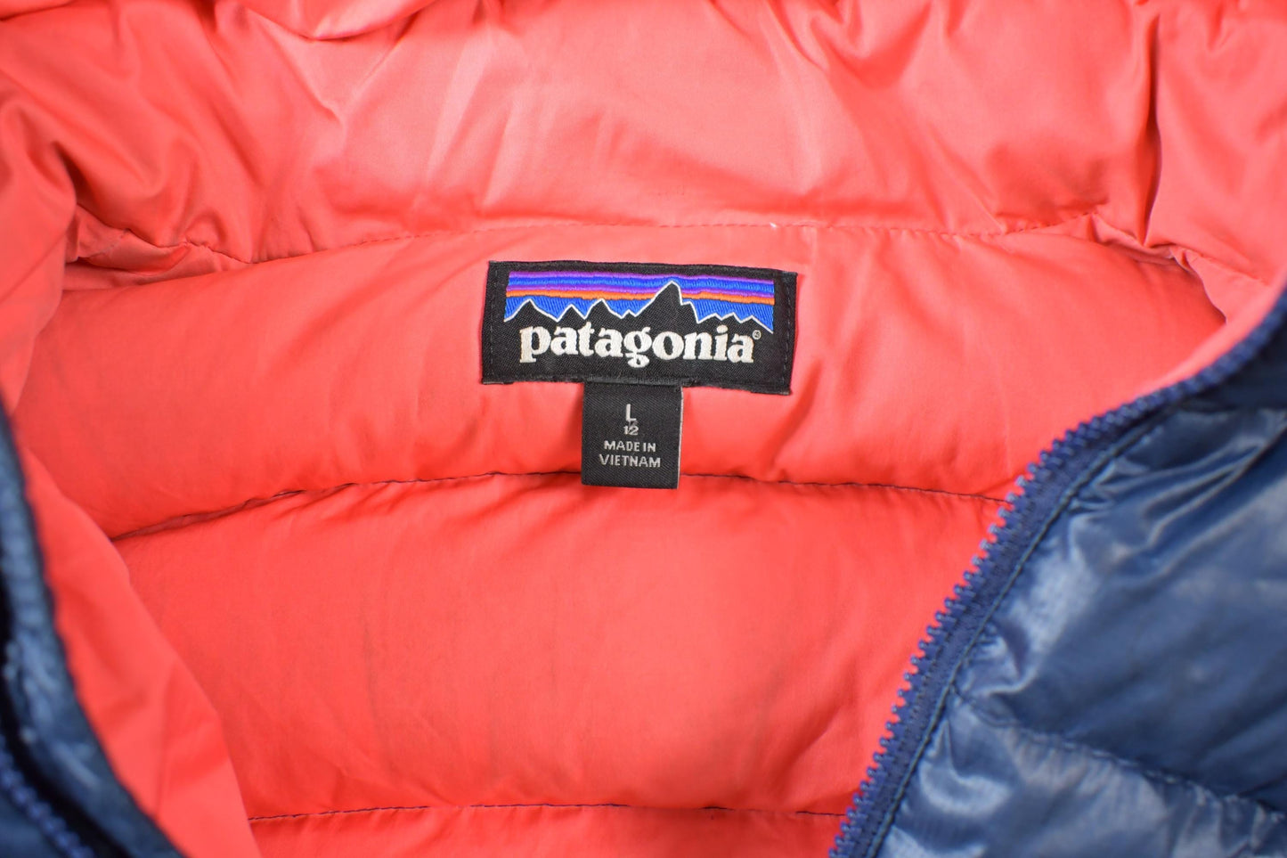Patagonia Clothing > Gender Neutral Adult Clothing > Jackets & Coats Vintage 1990s Patagonia Puffer Jacket Youth L