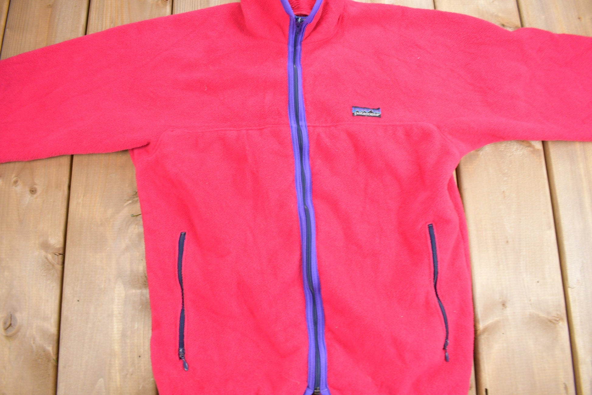 Patagonia Clothing > Gender Neutral Kids' Clothing > Hoodies & Sweatshirts > Sweatshirts Vintage 1990s Patagonia Fleece Zip Up Sweater Youth Large