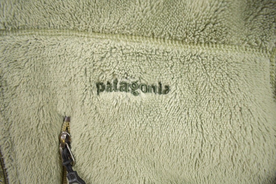 Patagonia Clothing > Gender Neutral Kids' Clothing > Hoodies & Sweatshirts > Sweatshirts Vintage 1990s Patagonia Green Fleece Sweater Men's Large