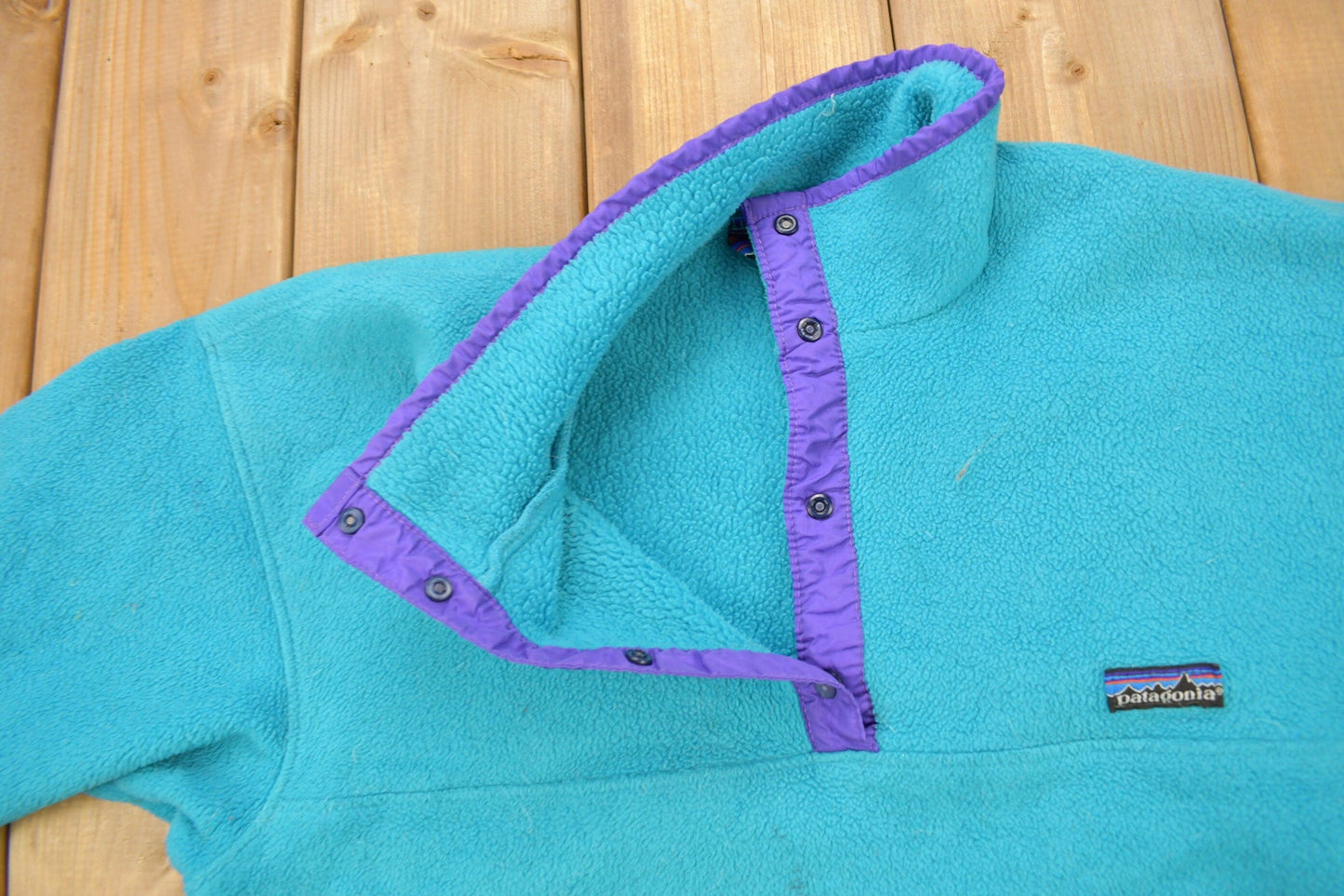 Patagonia Clothing > Gender Neutral Kids' Clothing > Hoodies & Sweatshirts > Sweatshirts Vintage 1990s Patagonia T-Snap Fleece Sweater Youth L