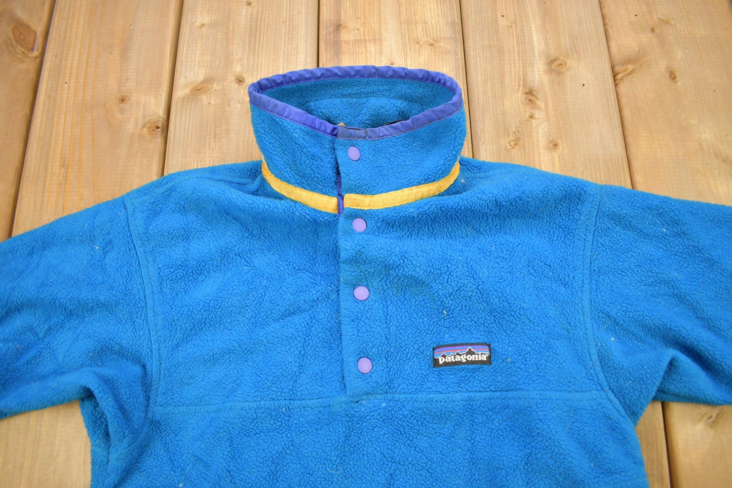 Patagonia Clothing > Gender Neutral Kids' Clothing > Hoodies & Sweatshirts > Sweatshirts Vintage 1999 Patagonia T-Snap Fleece Kids Size Sweater Youth M