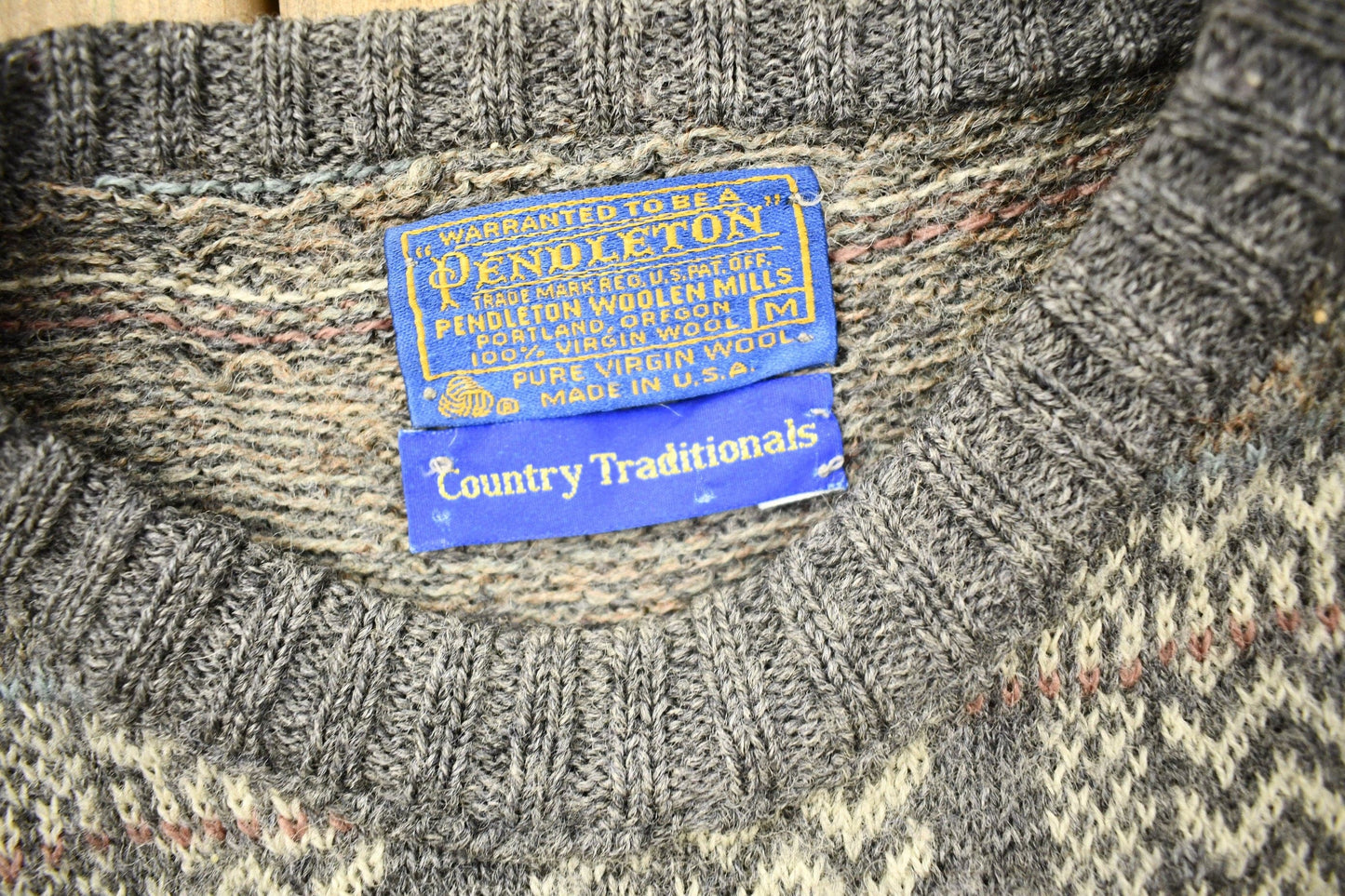 Pendleton Clothing > Gender Neutral Adult Clothing > Hoodies & Sweatshirts > Sweatshirts Vintage 1970s Pendleton Country Traditionals 100% Wool Knit Crewneck Sweater Men's Large