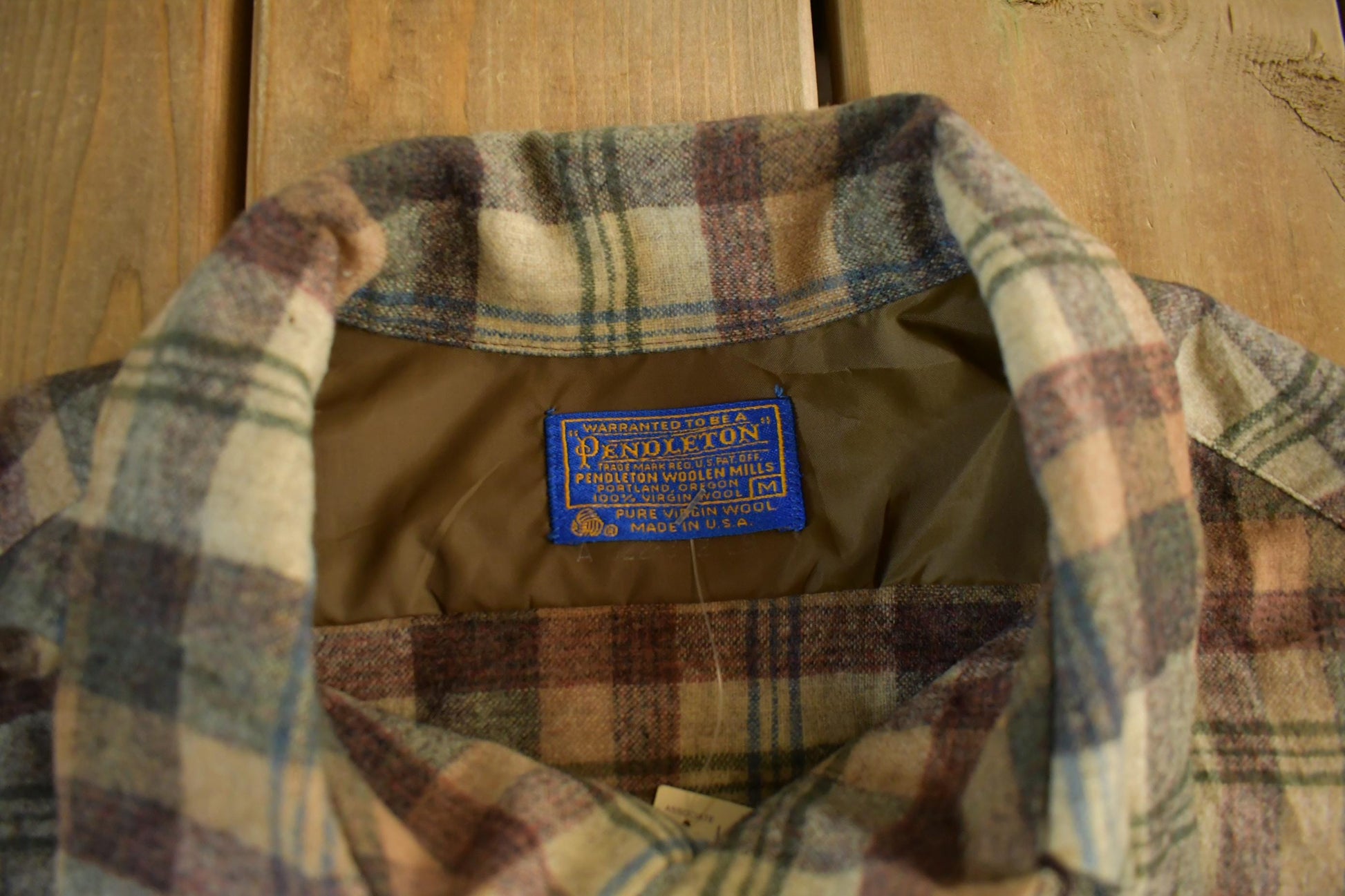 Pendleton Clothing > Men's Clothing > Shirts & Tees > Oxfords & Button Downs Vintage 1980s Pendleton Wool Flannel Shirt Men's Medium