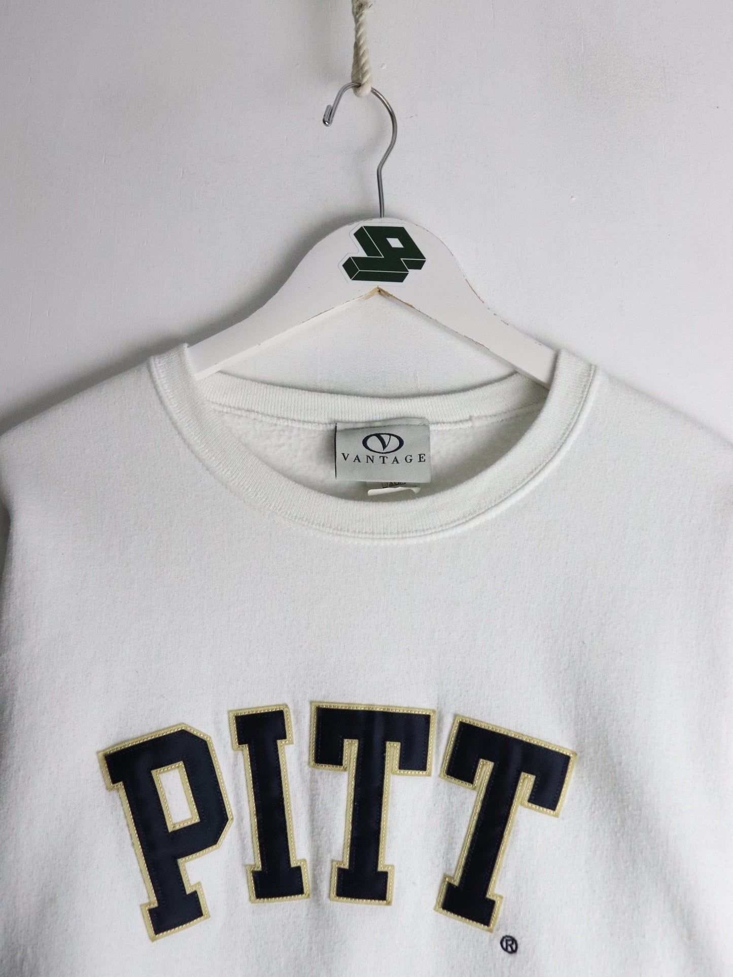 Pittsburgh Panthers Sweatshirt Mens Medium White Collegiate from propervintagecanada