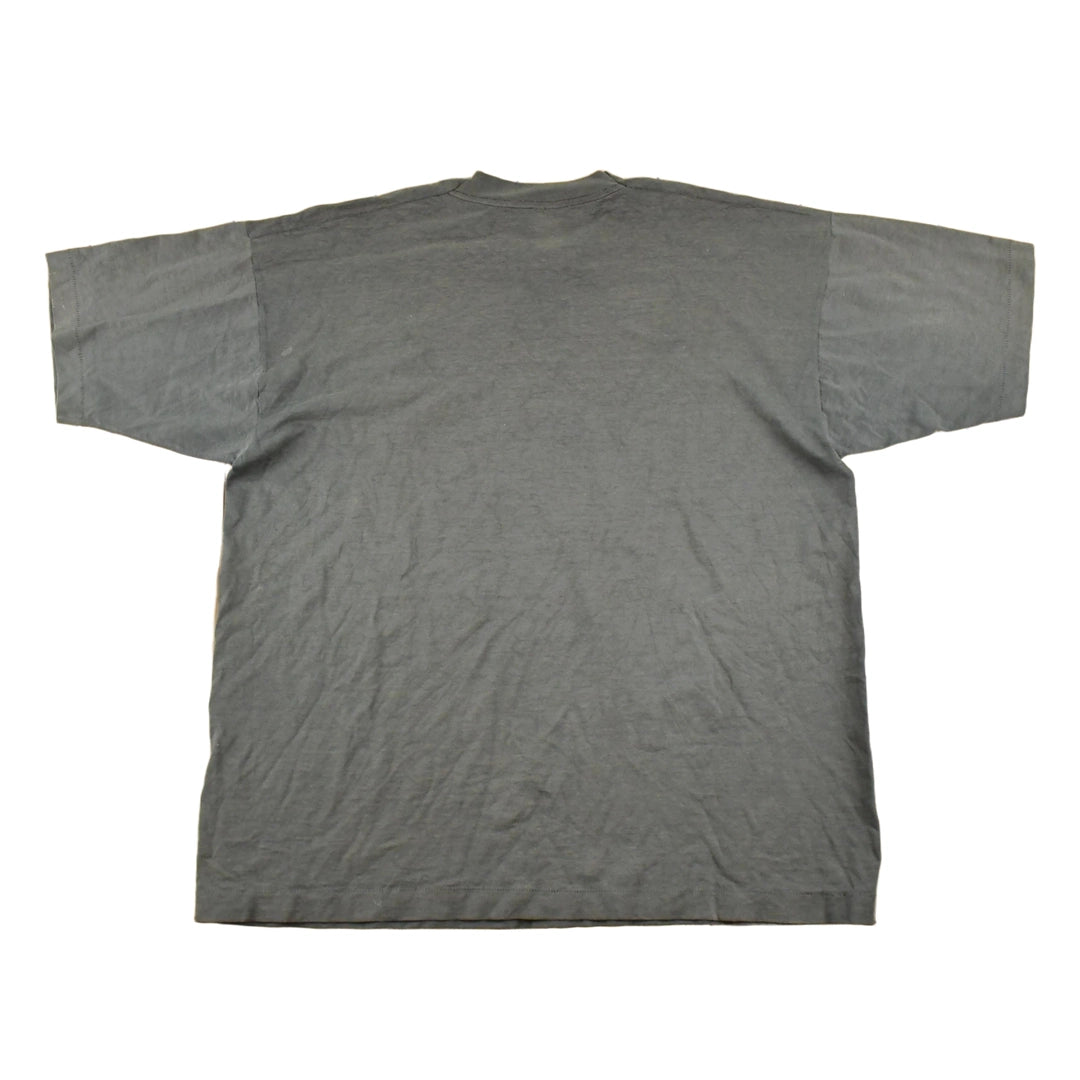 Vintage 1990's Sharky's Souvenir Travel T-Shirt Mens L