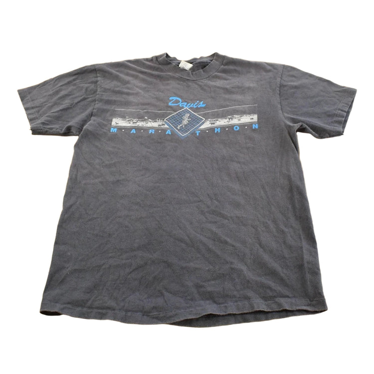 Vintage 1990s Davis Marathon Running Graphic Souvenir T-Shirt Men's L