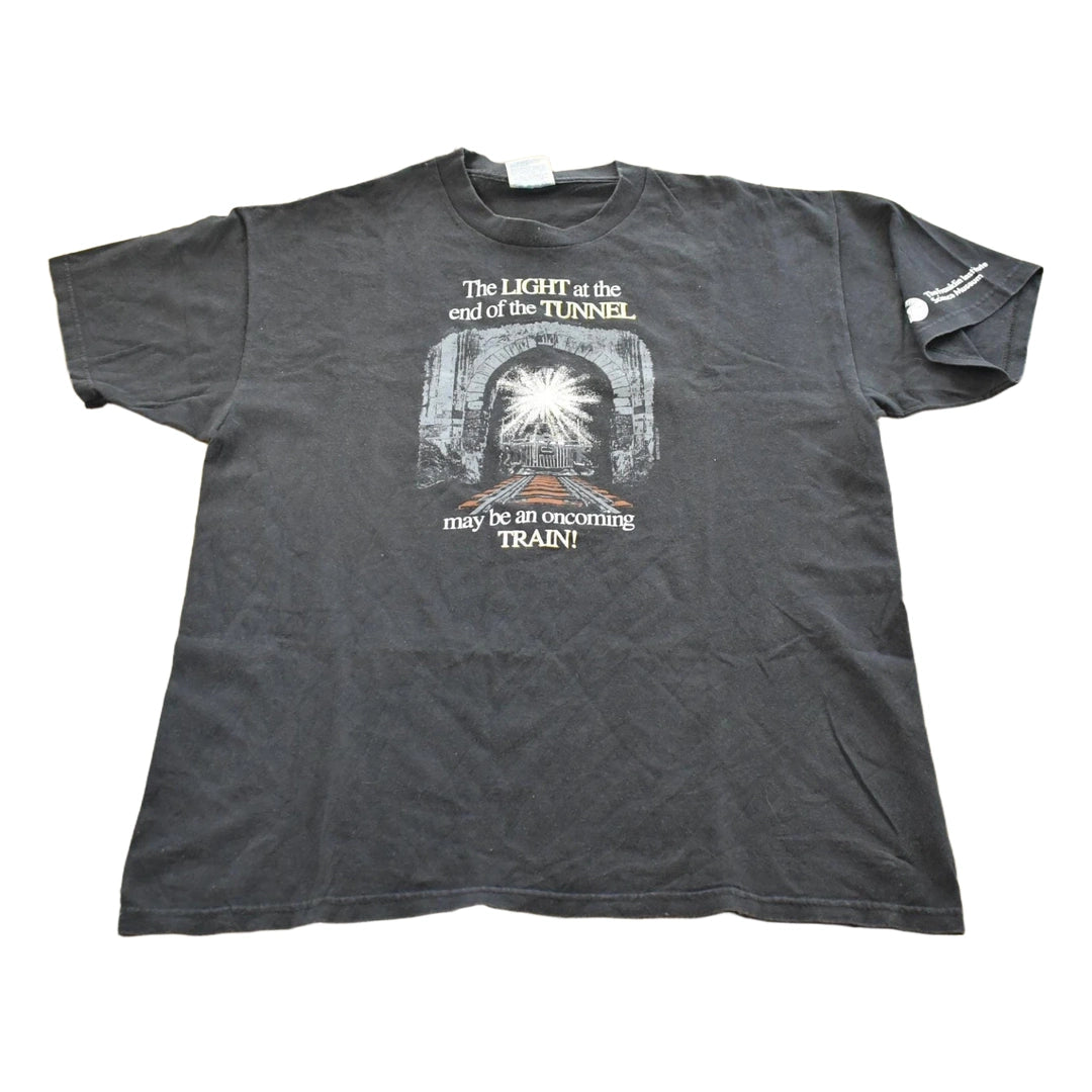 Vintage 1997 Franklin Institute Oncoming Train Print T-Shirt Men's L