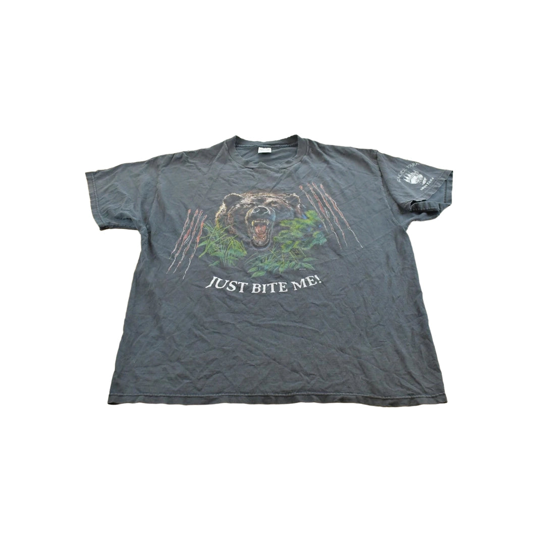 Vintage 2000s Glacier Park Montana Just Bite Me Grizzly Bear Souvenir T-Shirt Men's XL