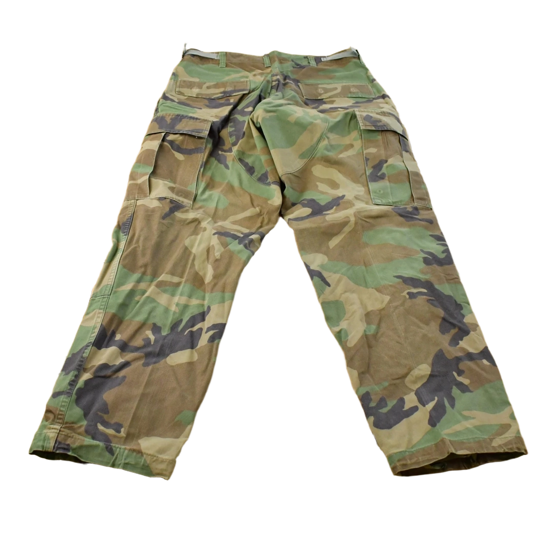Vintage 2000s Starched Army Military Woodland Camo Cargo Pants Men's S