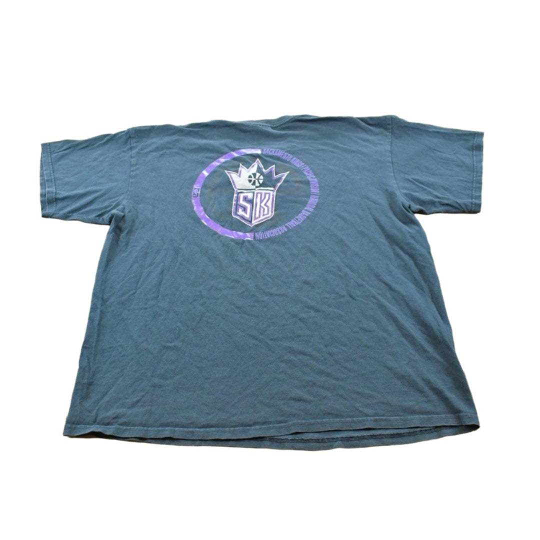 Vintage 2000s Nike Team Sacramento Kings NBA Basketball T-Shirt Men's XL
