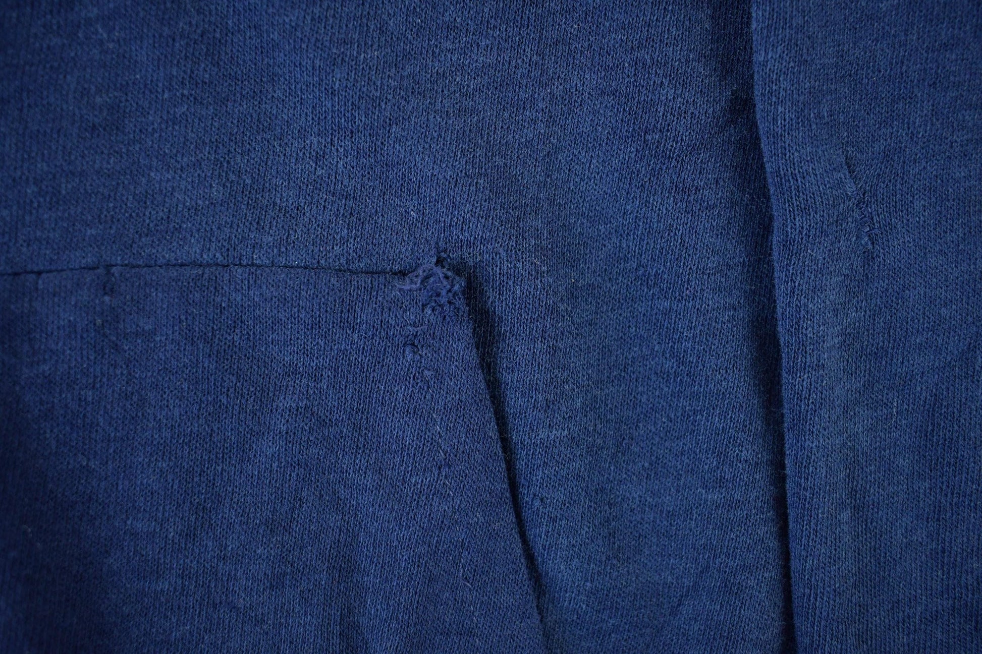 Proper Vintage Clothing > Gender Neutral Adult Clothing > Hoodies & Sweatshirts > Sweatshirts Vintage 1970s University of Minnesota Hoodie Men's Small / Vintage Collegiate / Made In USA / 70s College Crewneck / Preppy Sportswear