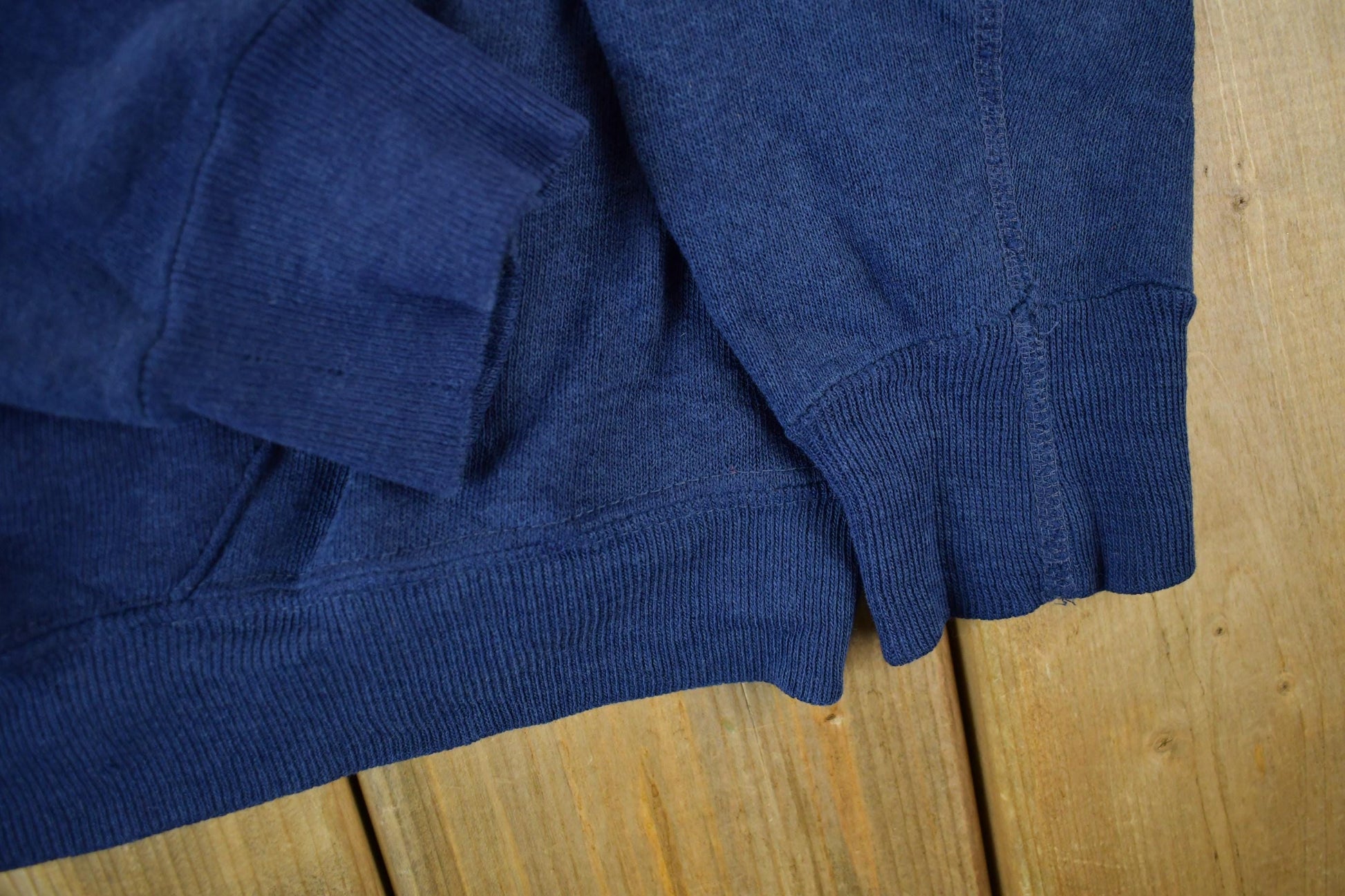 Proper Vintage Clothing > Gender Neutral Adult Clothing > Hoodies & Sweatshirts > Sweatshirts Vintage 1970s University of Minnesota Hoodie Men's Small / Vintage Collegiate / Made In USA / 70s College Crewneck / Preppy Sportswear