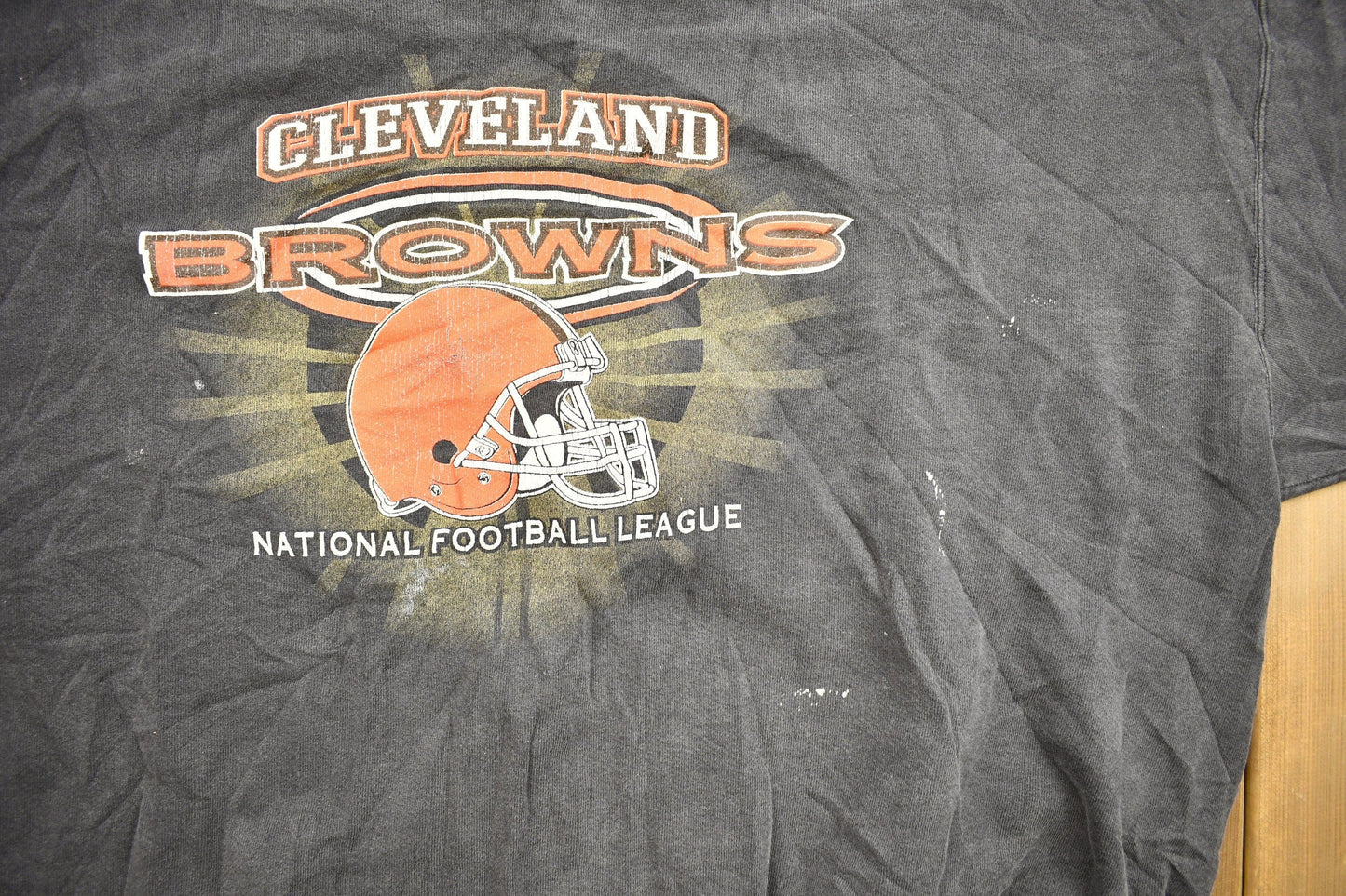 Proper Vintage Clothing > Gender Neutral Adult Clothing > Hoodies & Sweatshirts > Sweatshirts Vintage 1980s Cleveland Browns NFL Logo Athletic Crewneck Sweatshirt / Distressed / Football / Sportswear / Athleisure / Americana
