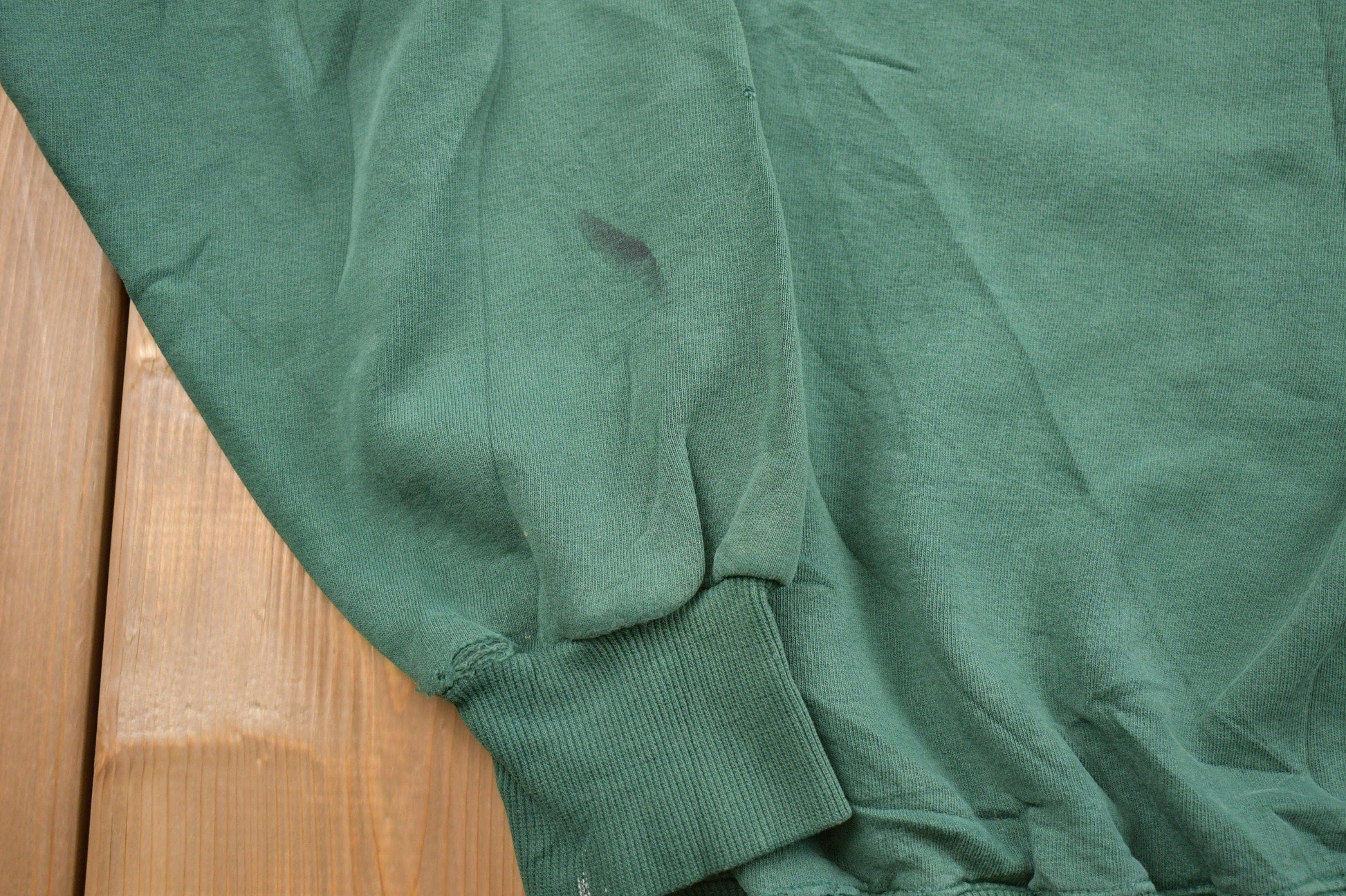 Proper Vintage Clothing > Gender Neutral Adult Clothing > Hoodies & Sweatshirts > Sweatshirts Vintage 1980s Majestic Green Bay Packers NFL Crewneck Sweatshirt / 80s Crewneck / Souvenir / Athleisure / Streetwear / NFL Football