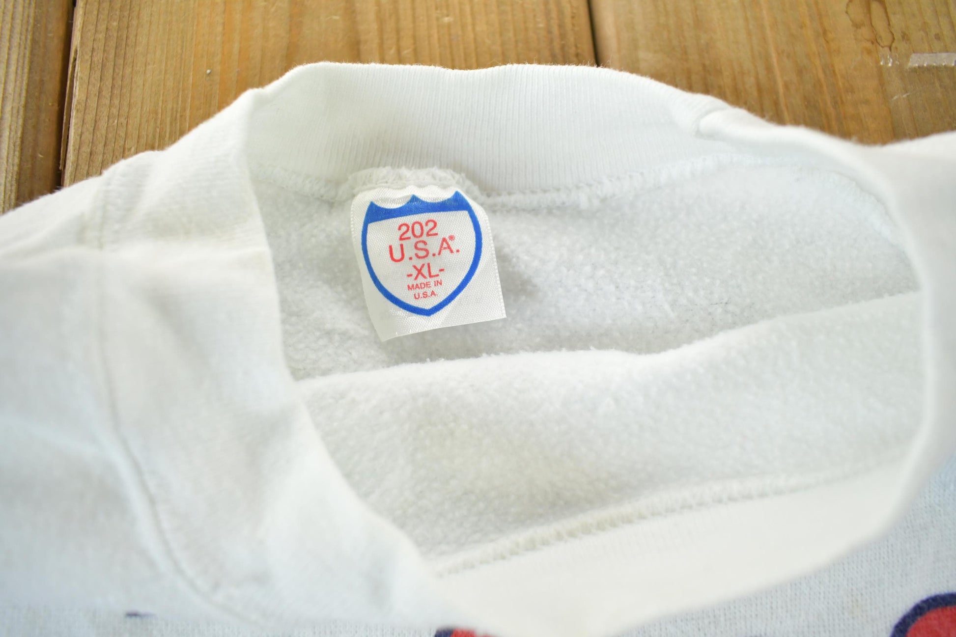 Proper Vintage Clothing > Gender Neutral Adult Clothing > Hoodies & Sweatshirts > Sweatshirts Vintage 1987 Minnesota Twins MLB Crewneck Sweatshirt / Made In USA / 80s Baseball / Sportswear / Americana / World Series / Men's Medium