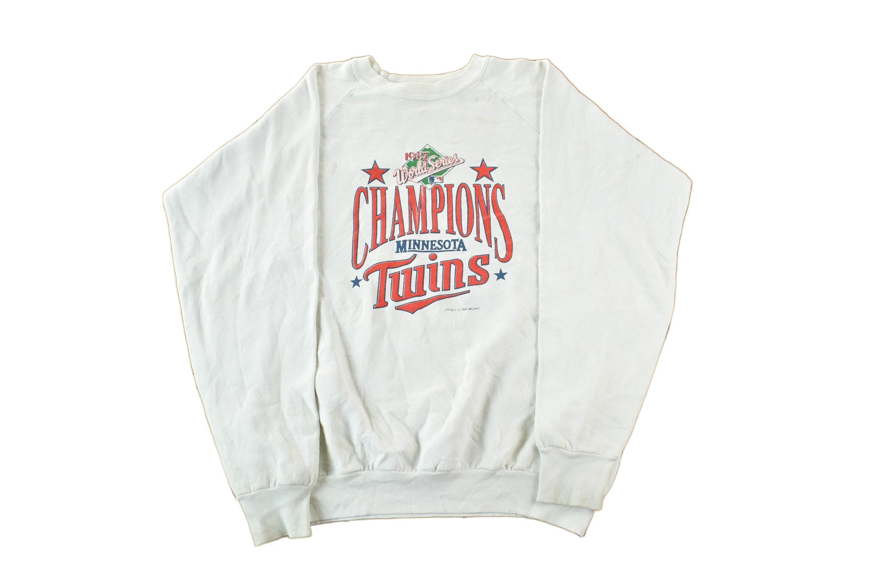 Proper Vintage Clothing > Gender Neutral Adult Clothing > Hoodies & Sweatshirts > Sweatshirts Vintage 1987 Minnesota Twins MLB Crewneck Sweatshirt Men's Large / Made In USA / Baseball / Sportswear / World Series