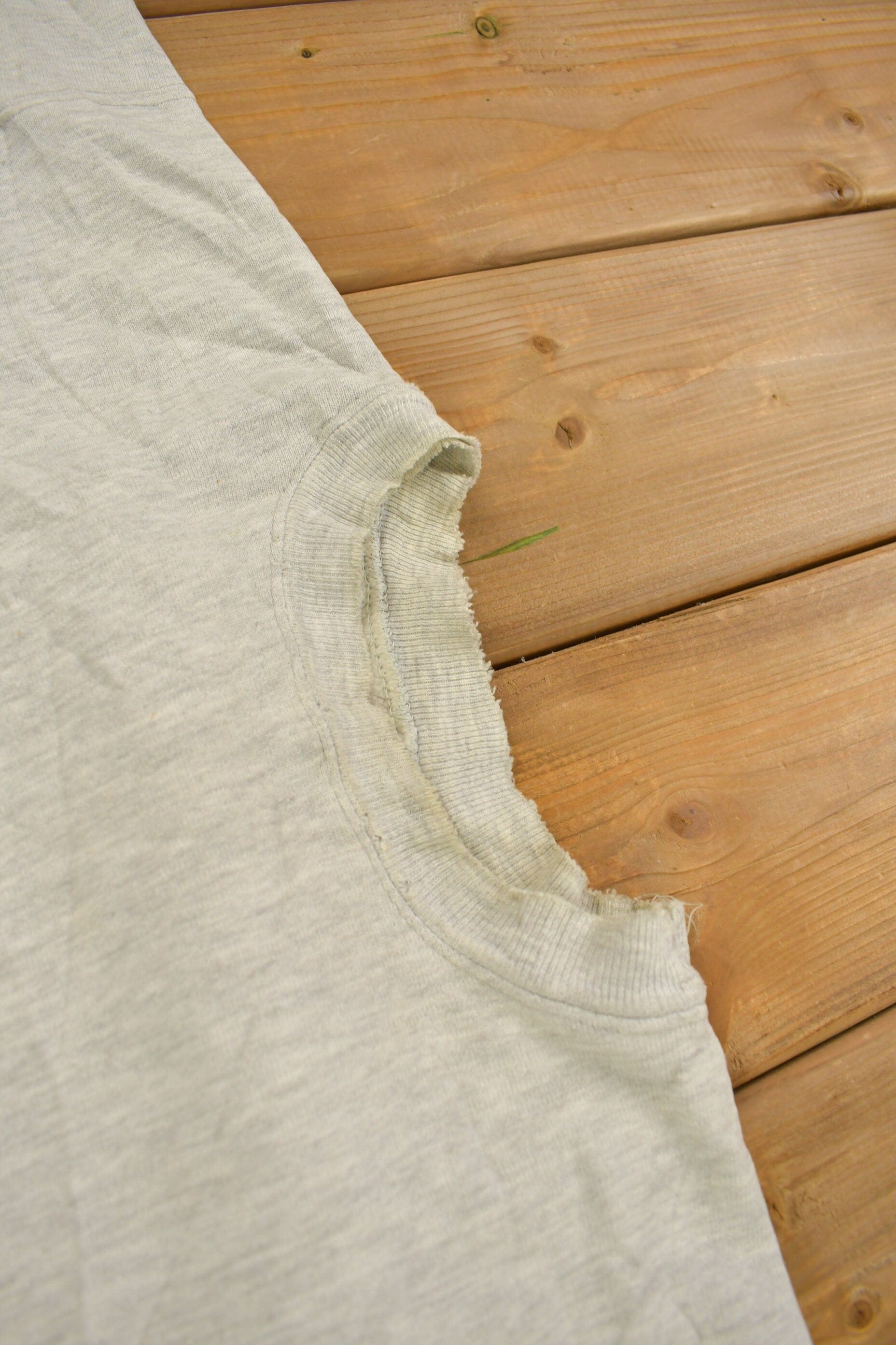 Proper Vintage Clothing > Gender Neutral Adult Clothing > Hoodies & Sweatshirts > Sweatshirts Vintage 1990s Blank Grey Champion Reverse Weave Crewneck / Vintage Champion / Vintage Pullover / Streetwear /Made In USA / Sportswear