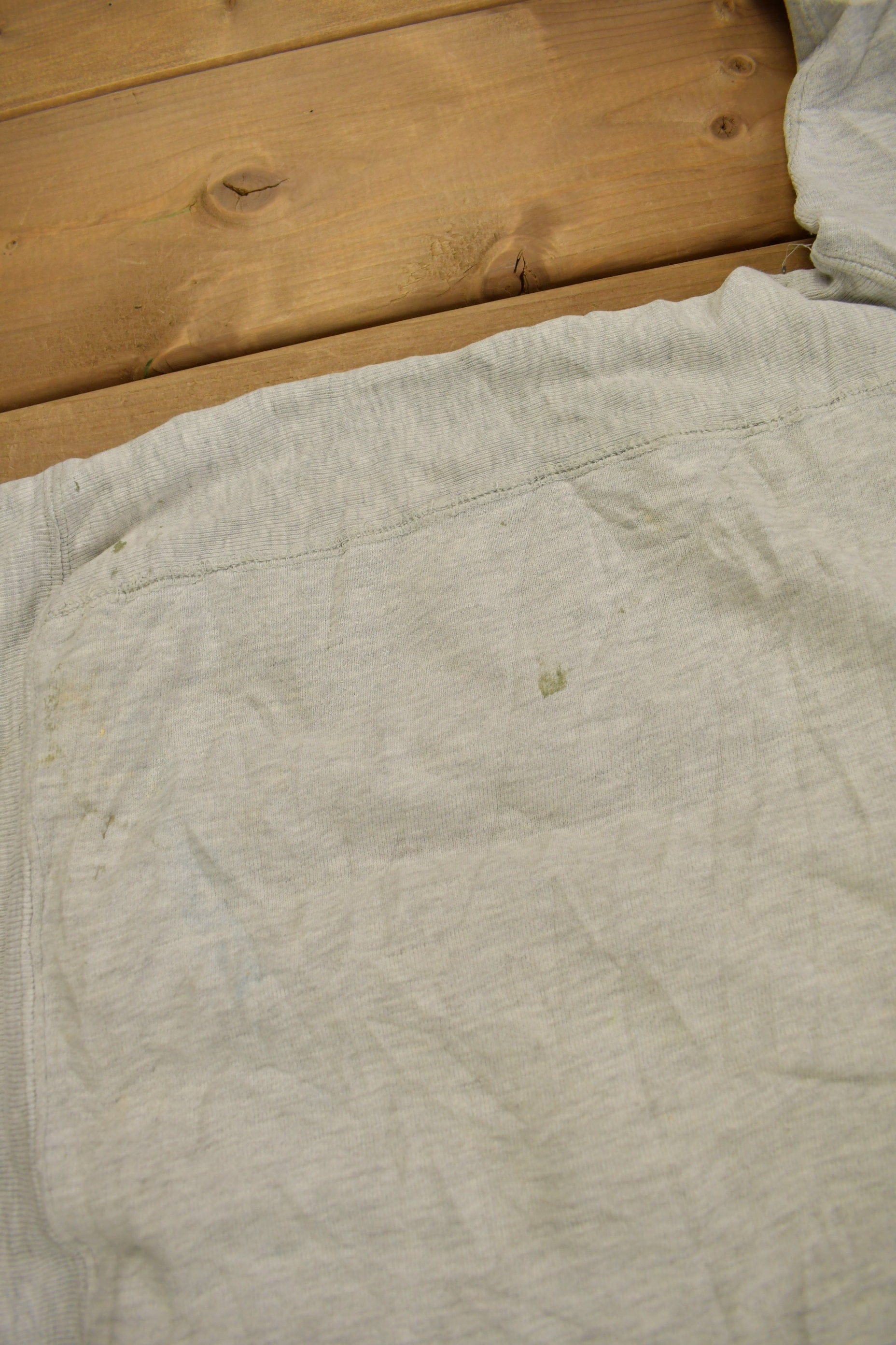 Proper Vintage Clothing > Gender Neutral Adult Clothing > Hoodies & Sweatshirts > Sweatshirts Vintage 1990s Blank Grey Champion Reverse Weave Crewneck / Vintage Champion / Vintage Pullover / Streetwear /Made In USA / Sportswear