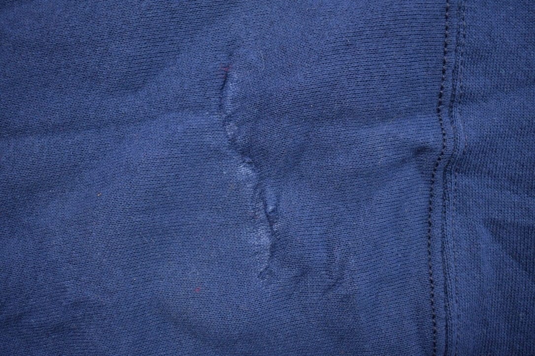 Proper Vintage Clothing > Gender Neutral Adult Clothing > Hoodies & Sweatshirts > Sweatshirts Vintage 1990s Blank Navy Blue Crewneck Sweatshirt / 90s Crewneck / Made In USA / Essential / Streetwear / 90s Blank / Blue Crewneck