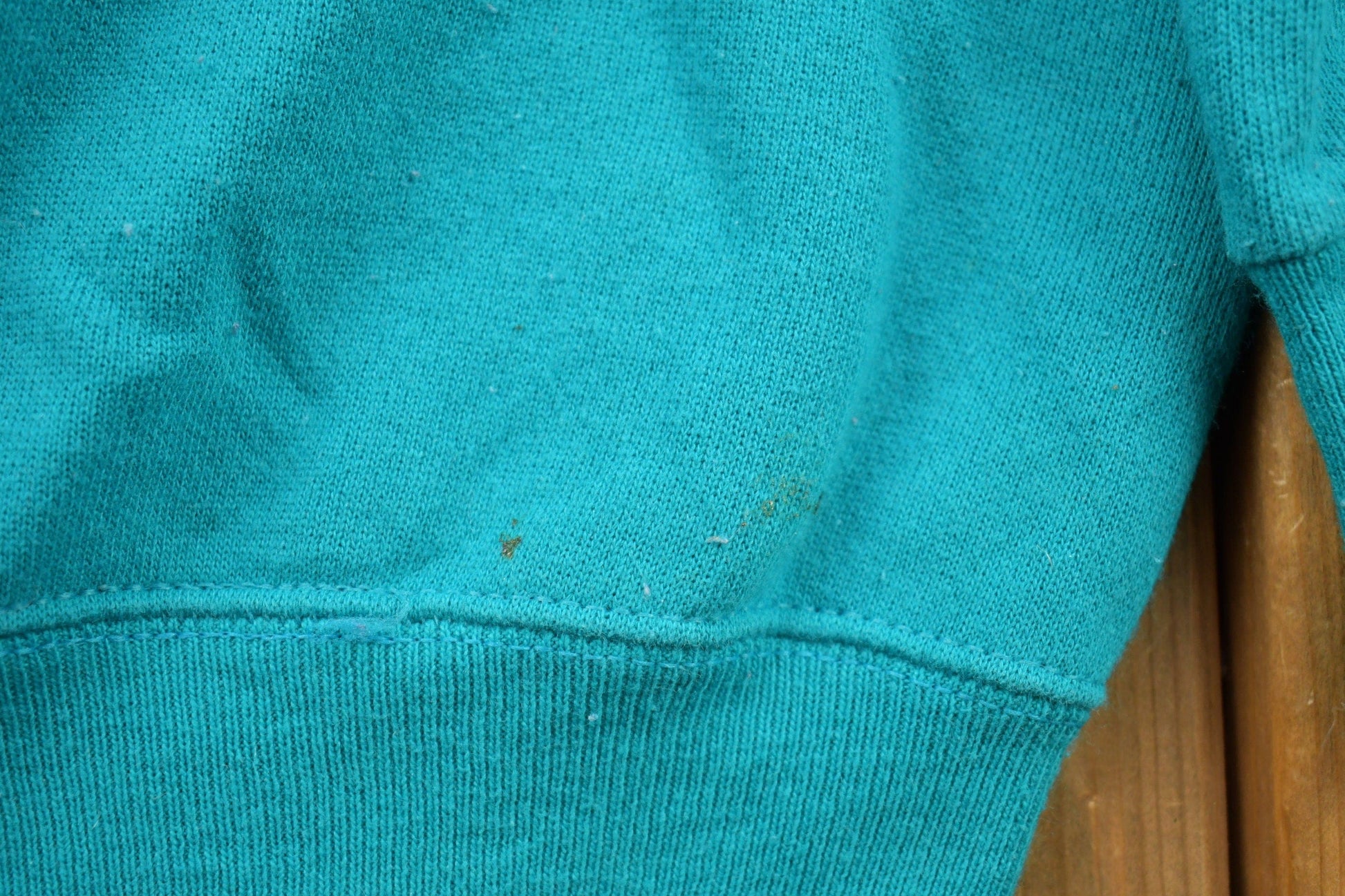 Proper Vintage Clothing > Gender Neutral Adult Clothing > Hoodies & Sweatshirts > Sweatshirts Vintage 1990s Blank Turquoise Crewneck Sweatshirt / 90s Crewneck / Made In USA / Essential / Streetwear / 90s Blank