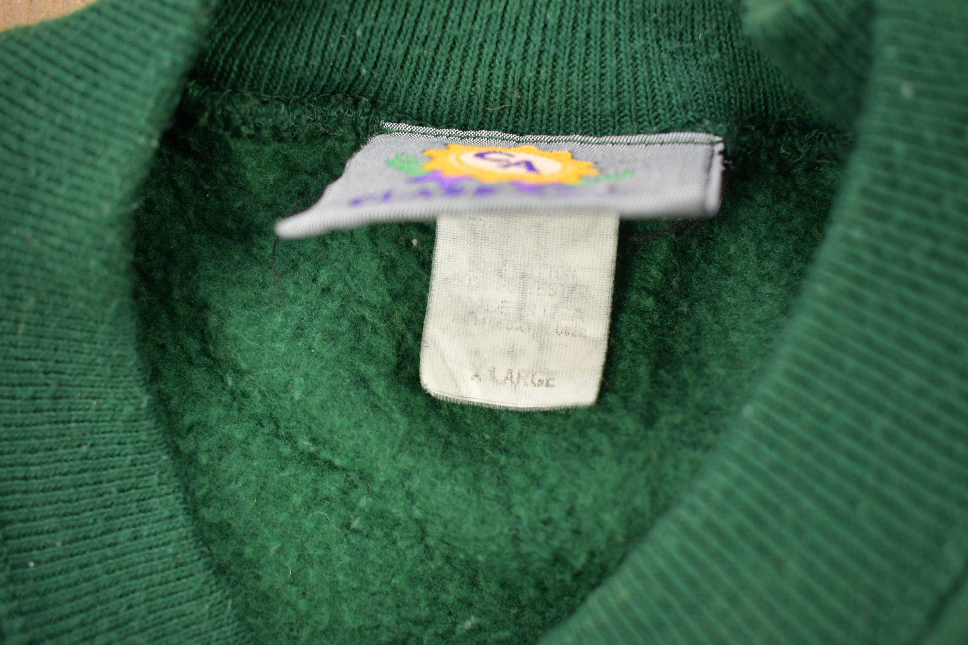 Proper Vintage Clothing > Gender Neutral Adult Clothing > Hoodies & Sweatshirts > Sweatshirts Vintage 1990s Branson University Collegiate Crewneck / Embroidered / Made In USA / Sportswear / Americana