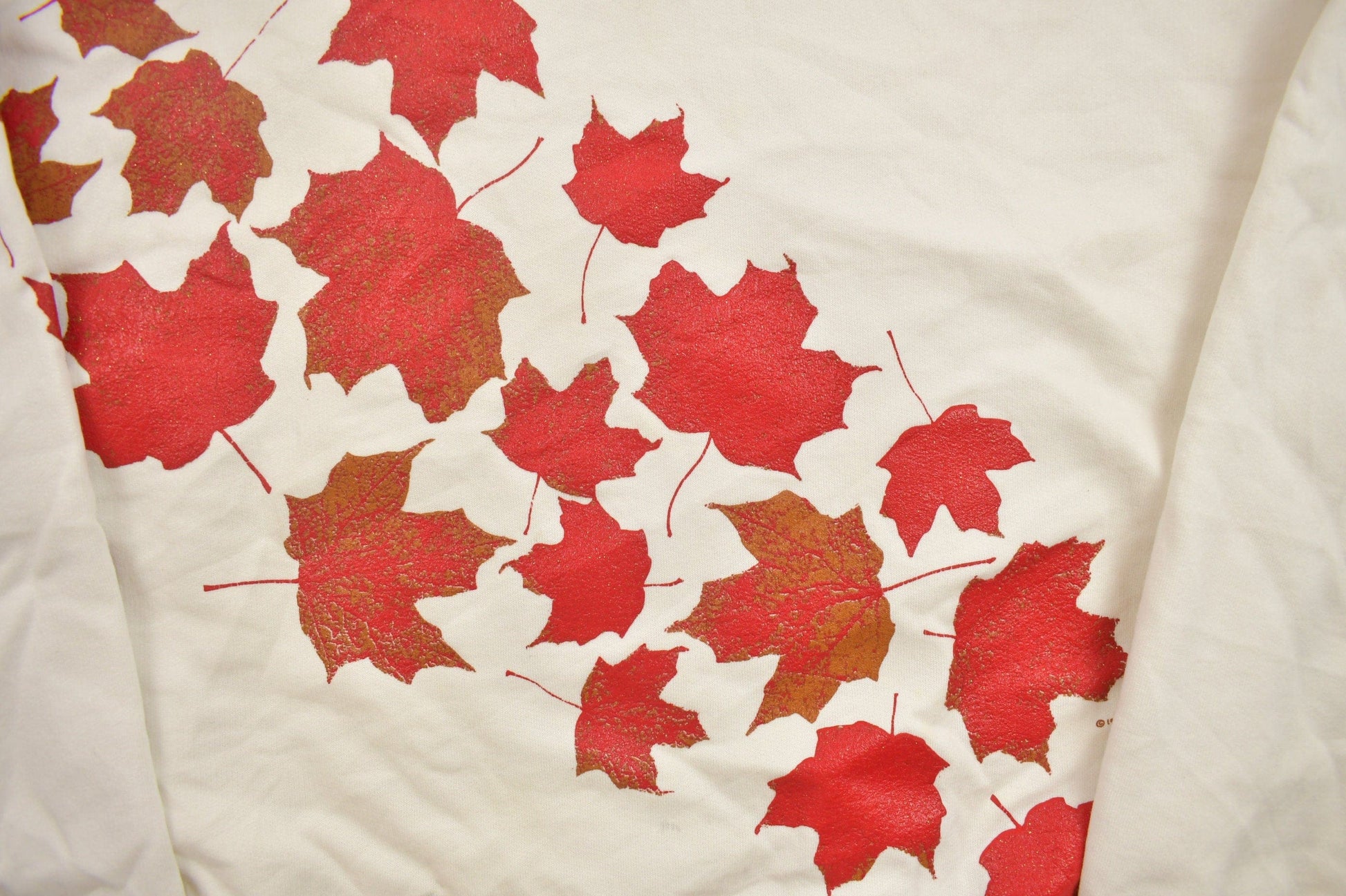 Proper Vintage Clothing > Gender Neutral Adult Clothing > Hoodies & Sweatshirts > Sweatshirts Vintage 1990s Canada Maple Leaf Turtleneck Sweatshirt / 90s Crewneck / Streetwear