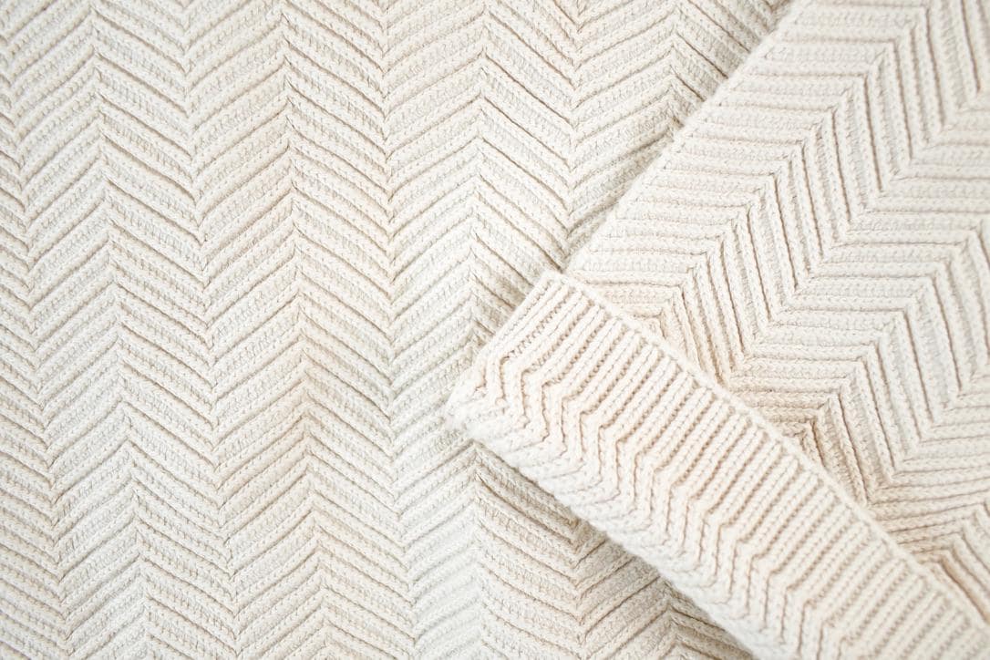 Proper Vintage Clothing > Gender Neutral Adult Clothing > Hoodies & Sweatshirts > Sweatshirts Vintage 1990s Chaps Ralph Lauren Knit Abstract Pattern Crewneck Sweater Mens L / 90s Crewneck / Preppy Knits / Wool Blend / Cotton Blend