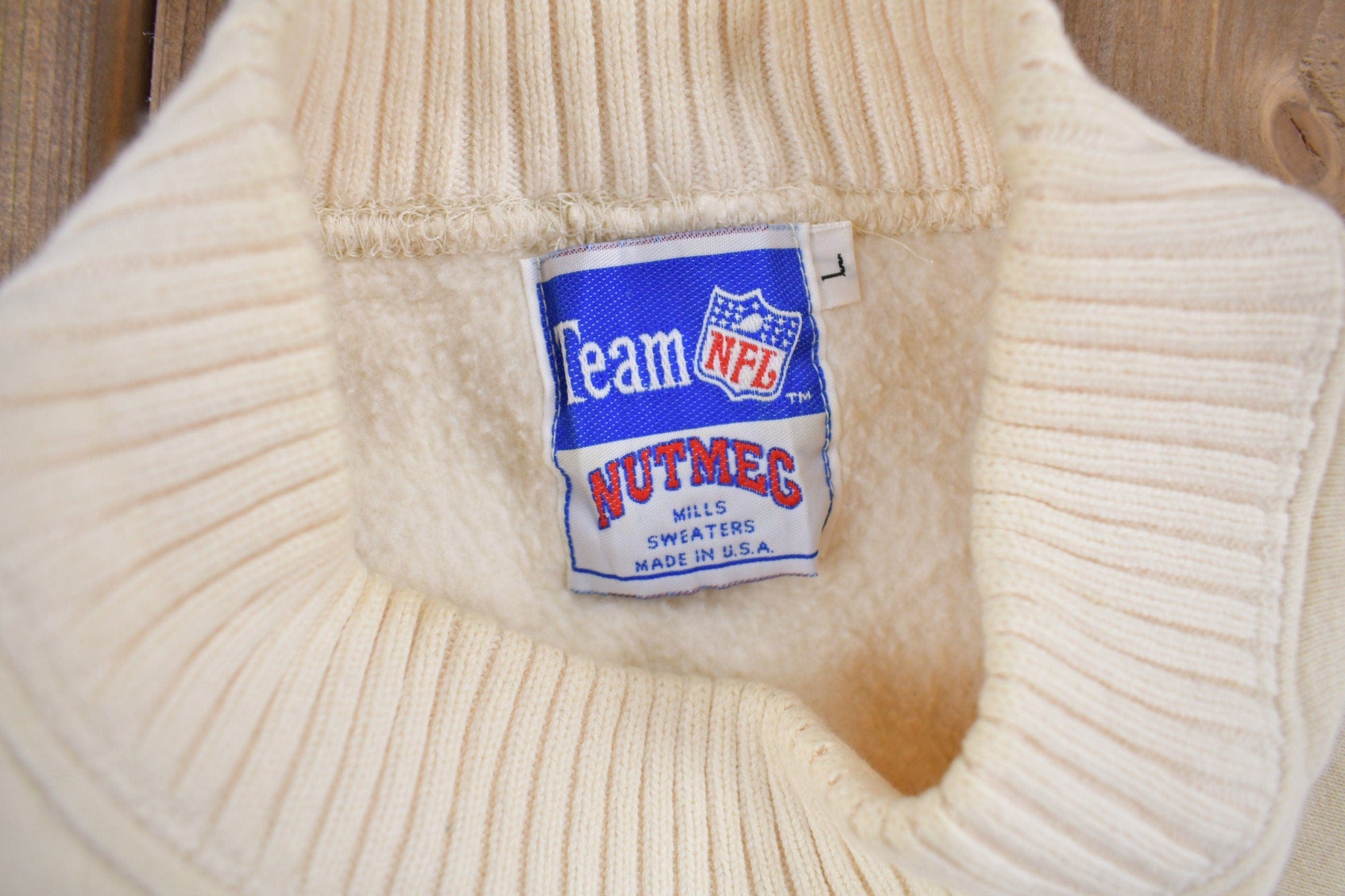 Proper Vintage Clothing > Gender Neutral Adult Clothing > Hoodies & Sweatshirts > Sweatshirts Vintage 1990s Chicago Bears NFL Embroidered Mockneck Sweatshirt / Made In USA / Football / Sportswear / Americana / Nutmeg