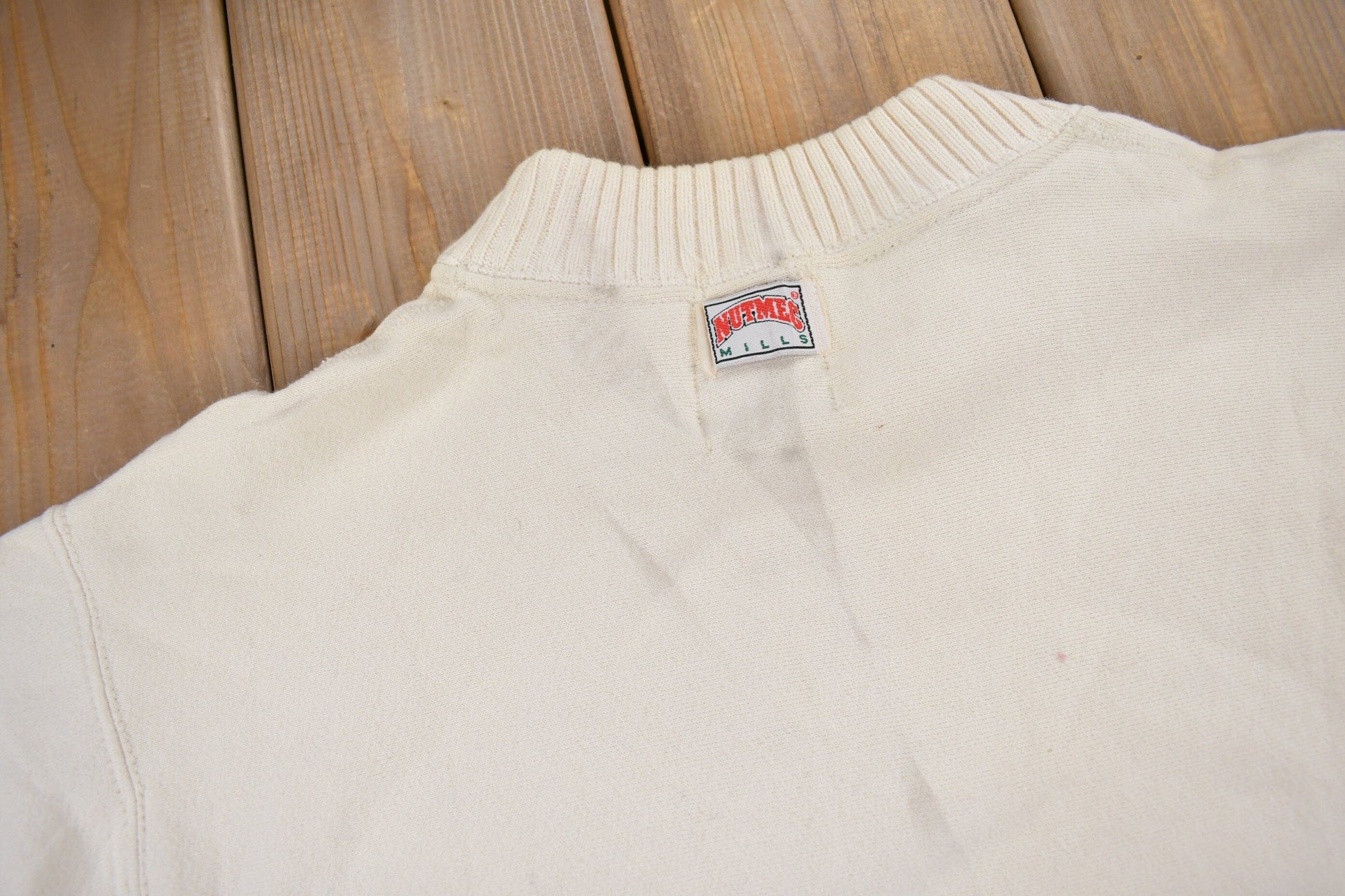 Proper Vintage Clothing > Gender Neutral Adult Clothing > Hoodies & Sweatshirts > Sweatshirts Vintage 1990s Chicago Bears NFL Embroidered Mockneck Sweatshirt / Made In USA / Football / Sportswear / Americana / Nutmeg