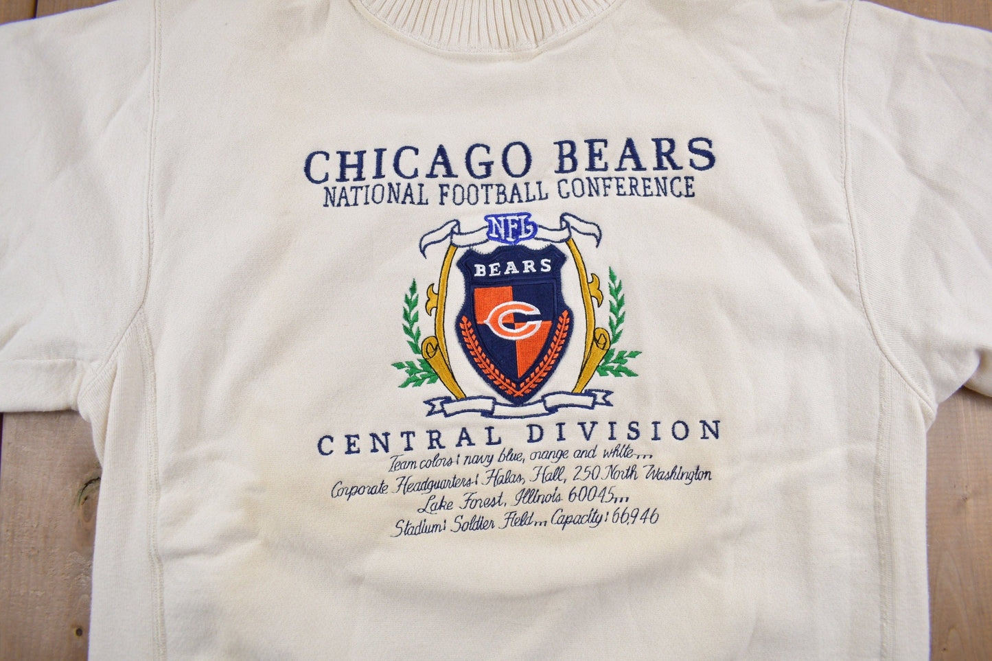 Proper Vintage Clothing > Gender Neutral Adult Clothing > Hoodies & Sweatshirts > Sweatshirts Vintage 1990s Chicago Bears NFL Embroidered Mockneck Sweatshirt / Made In USA / Football / Sportswear / Americana / Nutmeg