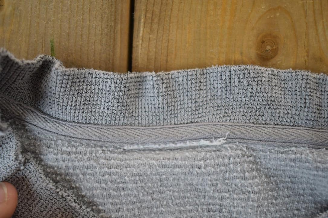 Proper Vintage Clothing > Gender Neutral Adult Clothing > Hoodies & Sweatshirts > Sweatshirts Vintage 1990s Cleveland Browns NFL Crewneck Sweatshirt / Made In USA / Football / Sportswear / Americana