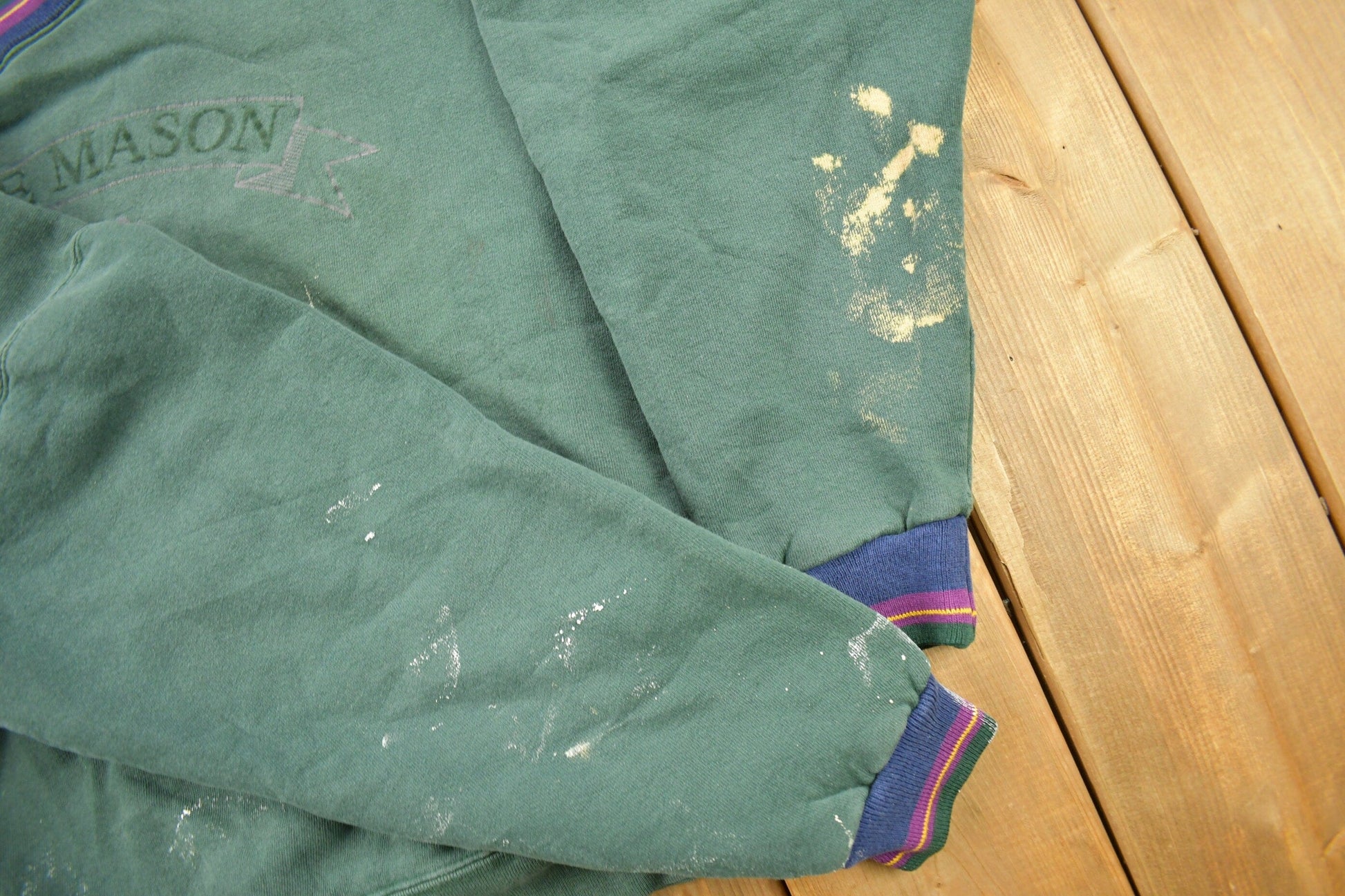 Proper Vintage Clothing > Gender Neutral Adult Clothing > Hoodies & Sweatshirts > Sweatshirts Vintage 1990s George Mason University Collegiate Crewneck / Distressed / NCAA Sweatshirt / Sportswear / Made In USA