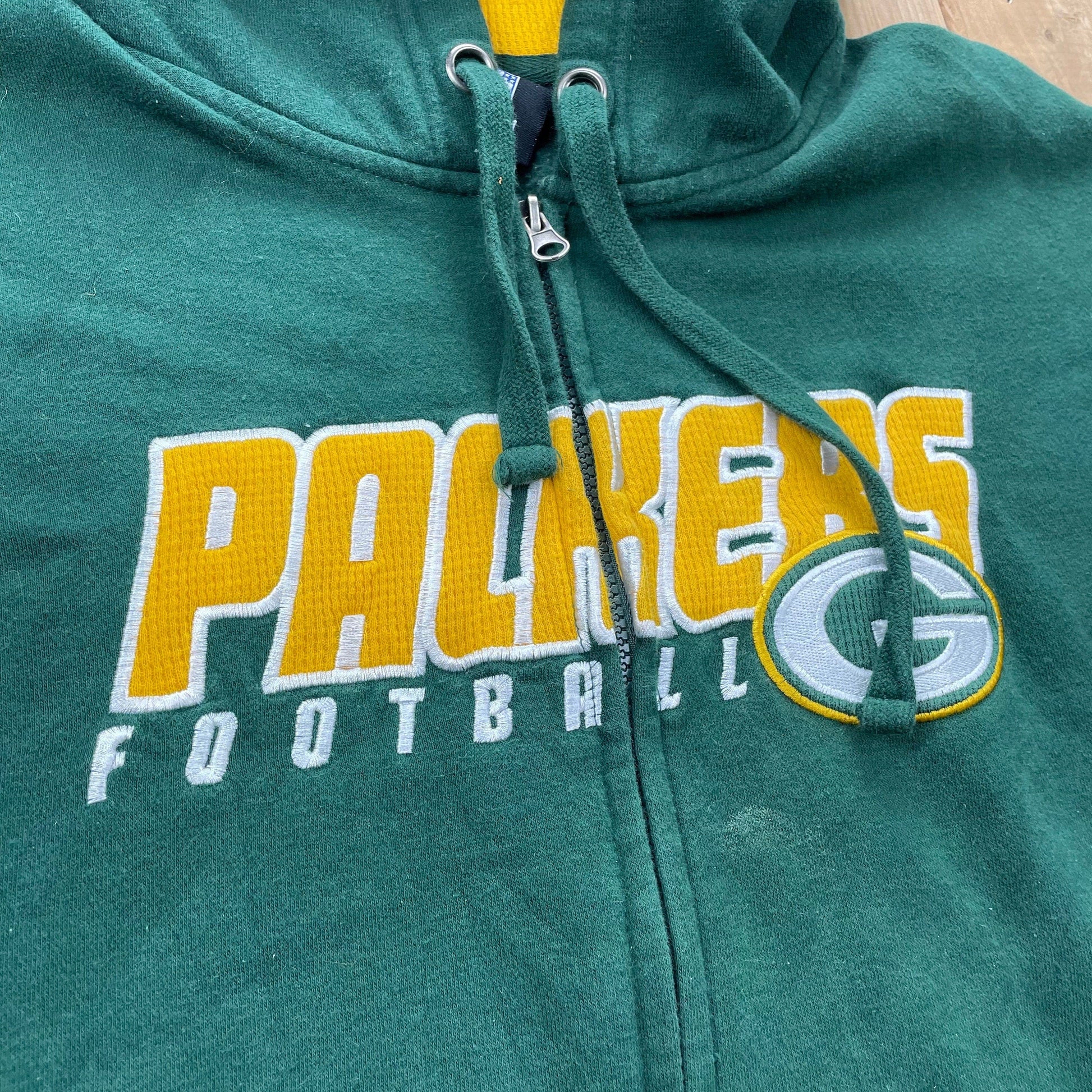 Proper Vintage Clothing > Gender Neutral Adult Clothing > Hoodies & Sweatshirts > Sweatshirts Vintage 1990s Greenbay Packers Full Zip Hooded Sweatshirt / Embroidered / Sports / 90s Crewneck / NFL / Streetwear / Athleisure
