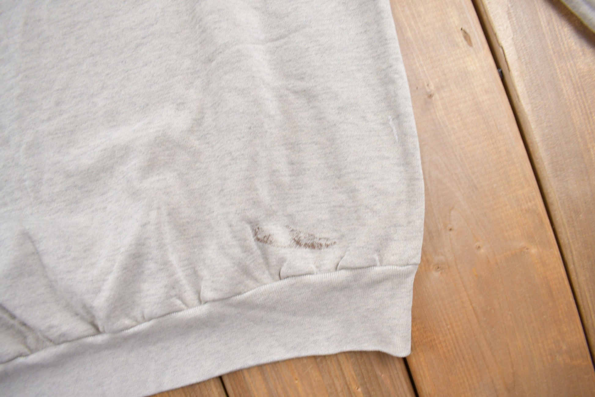 Proper Vintage Clothing > Gender Neutral Adult Clothing > Hoodies & Sweatshirts > Sweatshirts Vintage 1990s Iowa State University Collegiate Crewneck / NCAA Sweatshirt / Sportswear / Americana