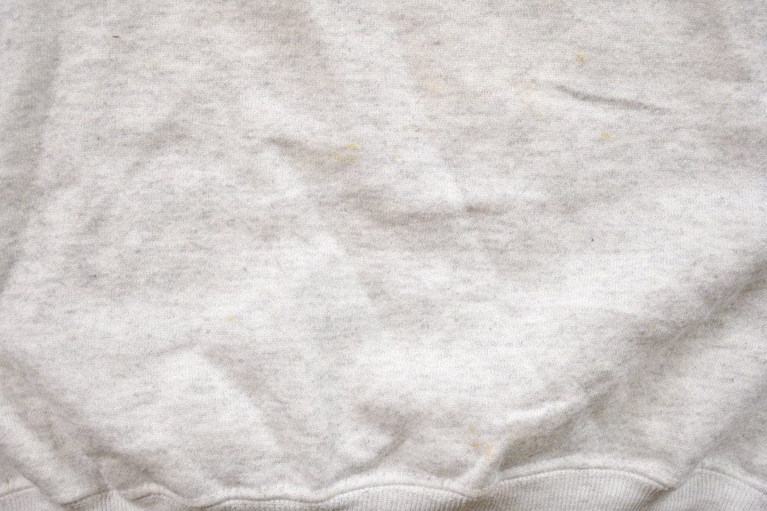 Proper Vintage Clothing > Gender Neutral Adult Clothing > Hoodies & Sweatshirts > Sweatshirts Vintage 1990s Lee Blank Crewneck Sweatshirt / 90s Crewneck / Made In USA / Essential / Streetwear / 90s Blank / Grey Crewneck / Vintage Lee