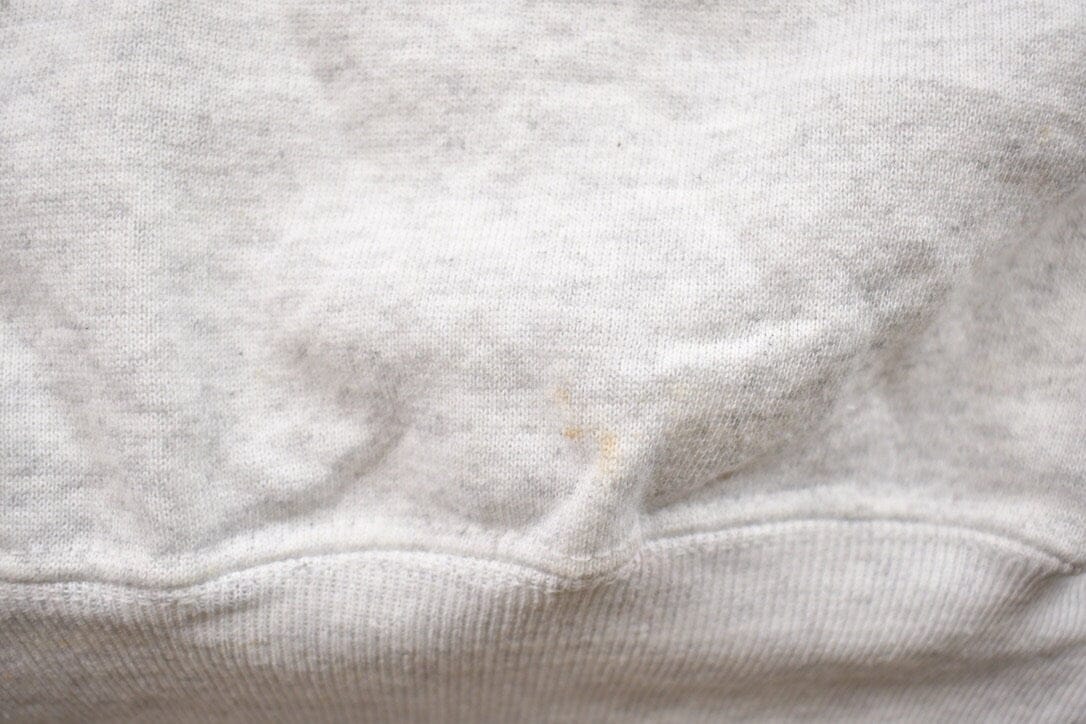 Proper Vintage Clothing > Gender Neutral Adult Clothing > Hoodies & Sweatshirts > Sweatshirts Vintage 1990s Lee Blank Crewneck Sweatshirt / 90s Crewneck / Made In USA / Essential / Streetwear / 90s Blank / Grey Crewneck / Vintage Lee