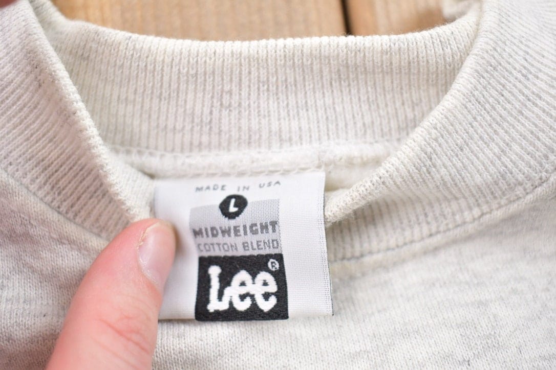 Proper Vintage Clothing > Gender Neutral Adult Clothing > Hoodies & Sweatshirts > Sweatshirts Vintage 1990s Lee Blank Crewneck Sweatshirt / 90s Crewneck / Made In USA / Essential / Streetwear / 90s Blank / Grey Crewneck / Vintage Lee
