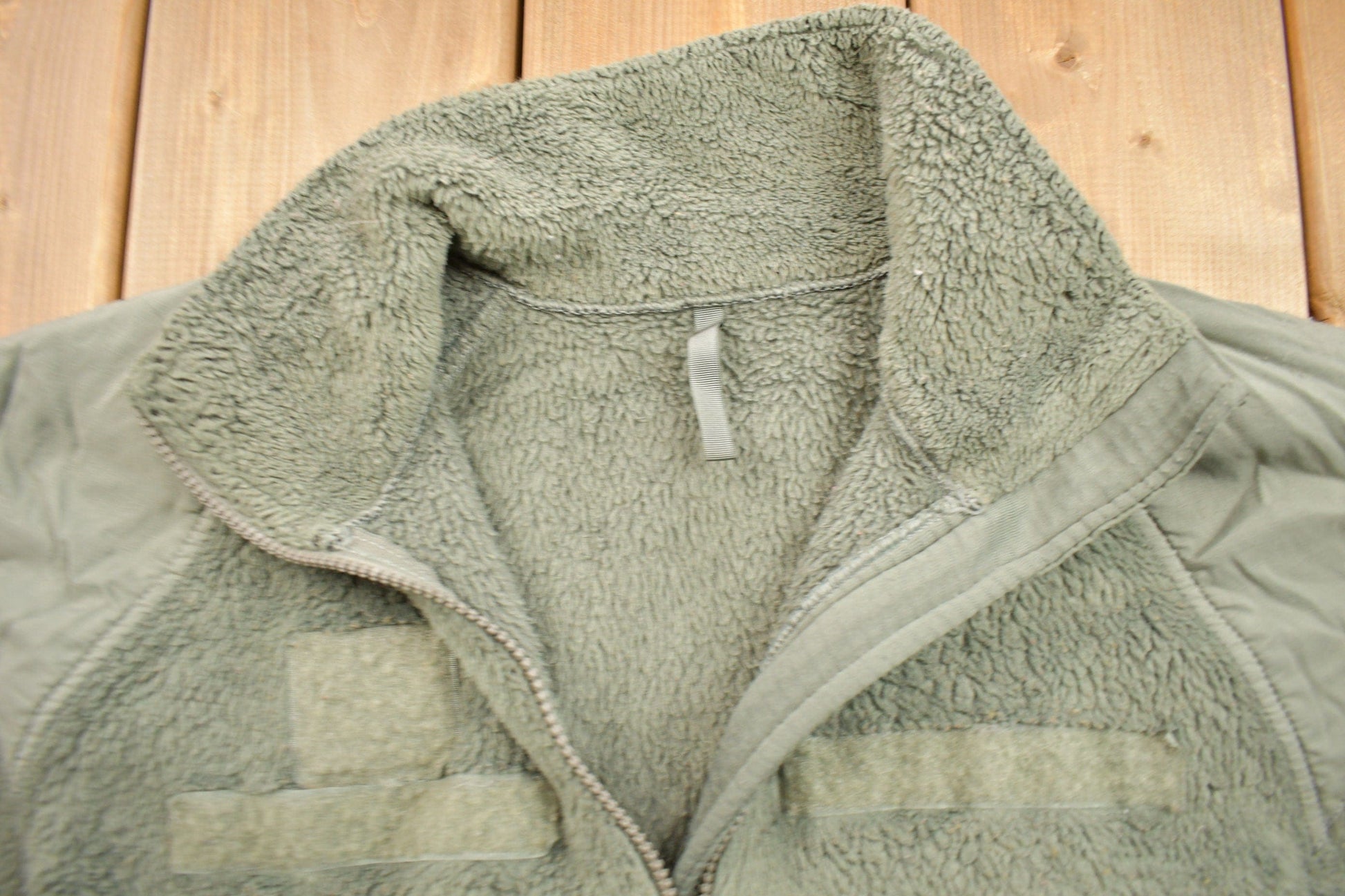 Proper Vintage Clothing > Gender Neutral Adult Clothing > Jackets & Coats Vintage 1990s Air Force Cold Weather Polar Tec Fleece Sweater / Army / Streetwear Fashion / Army Jacket / Deep Pile Fleece / Size L